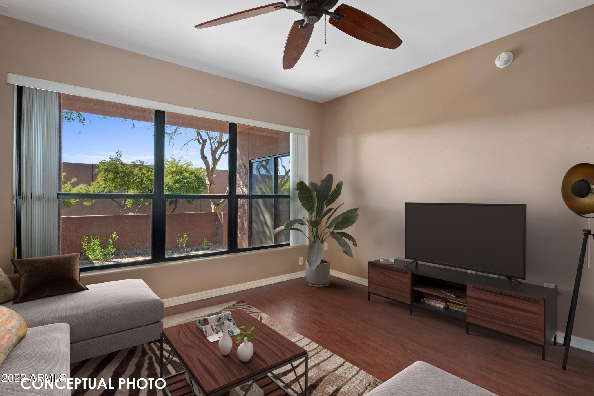 20660 N 40TH Street N, 1095