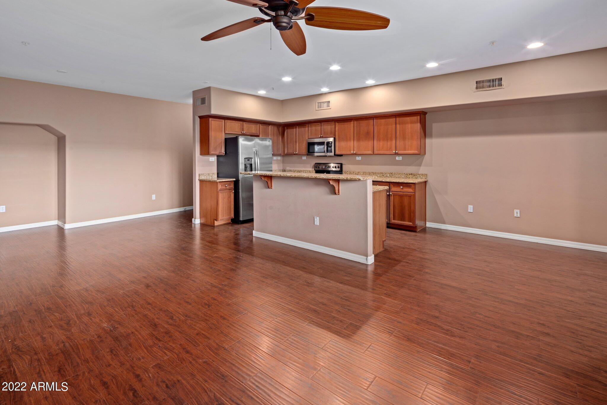 20660 N 40TH Street N, 1095