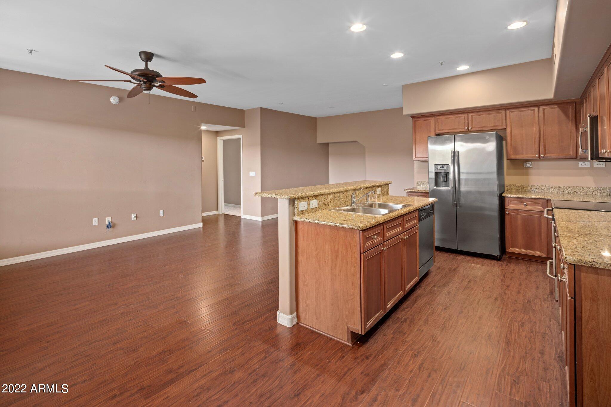 20660 N 40TH Street N, 1095