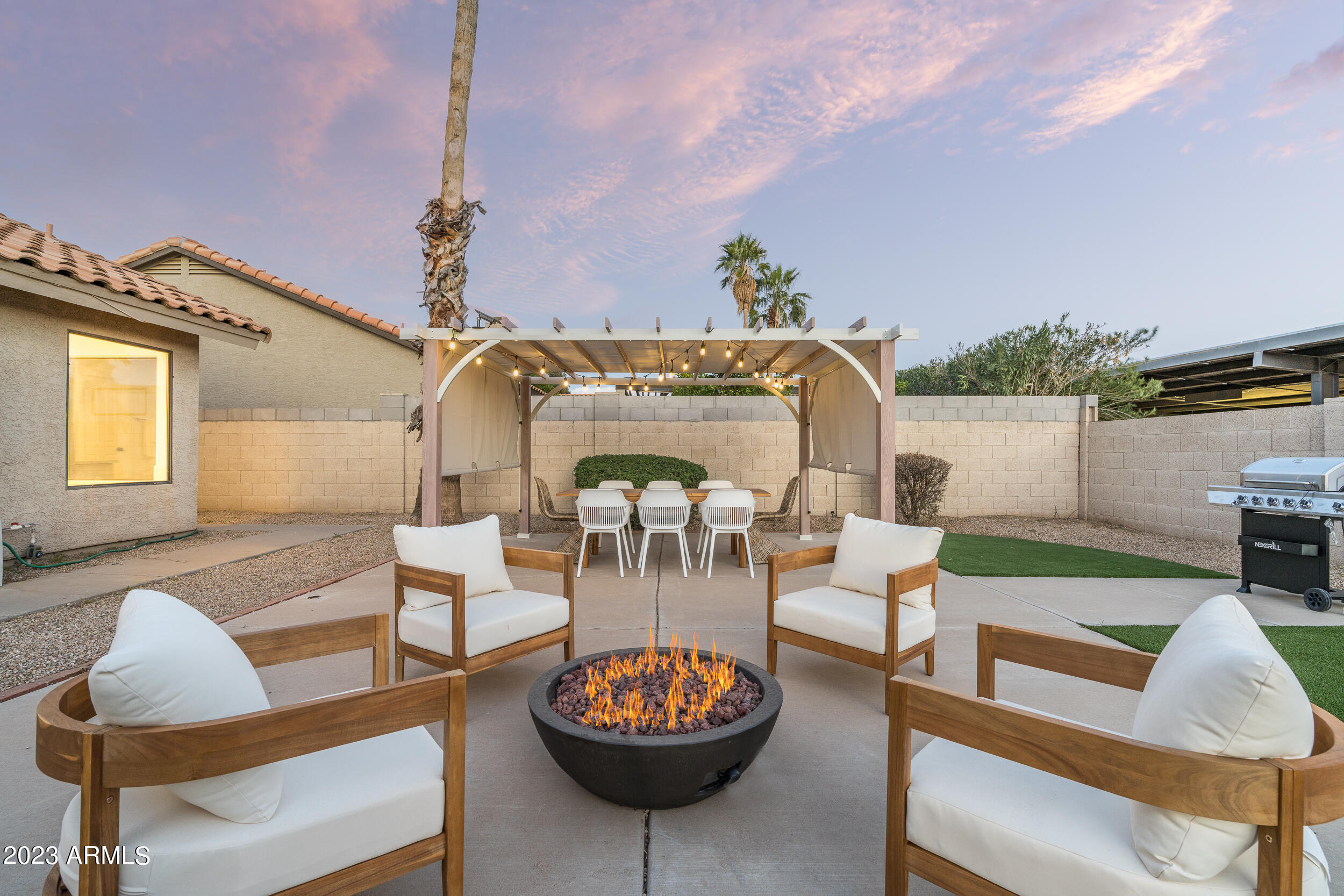 5335 E GROVERS Avenue