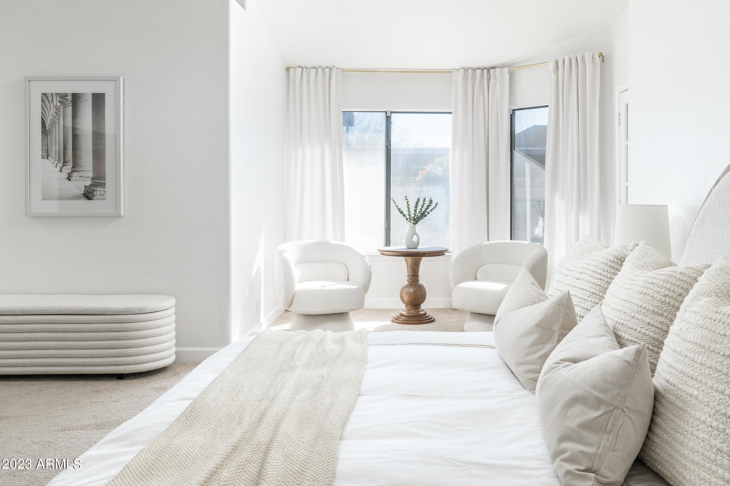 5335 E GROVERS Avenue