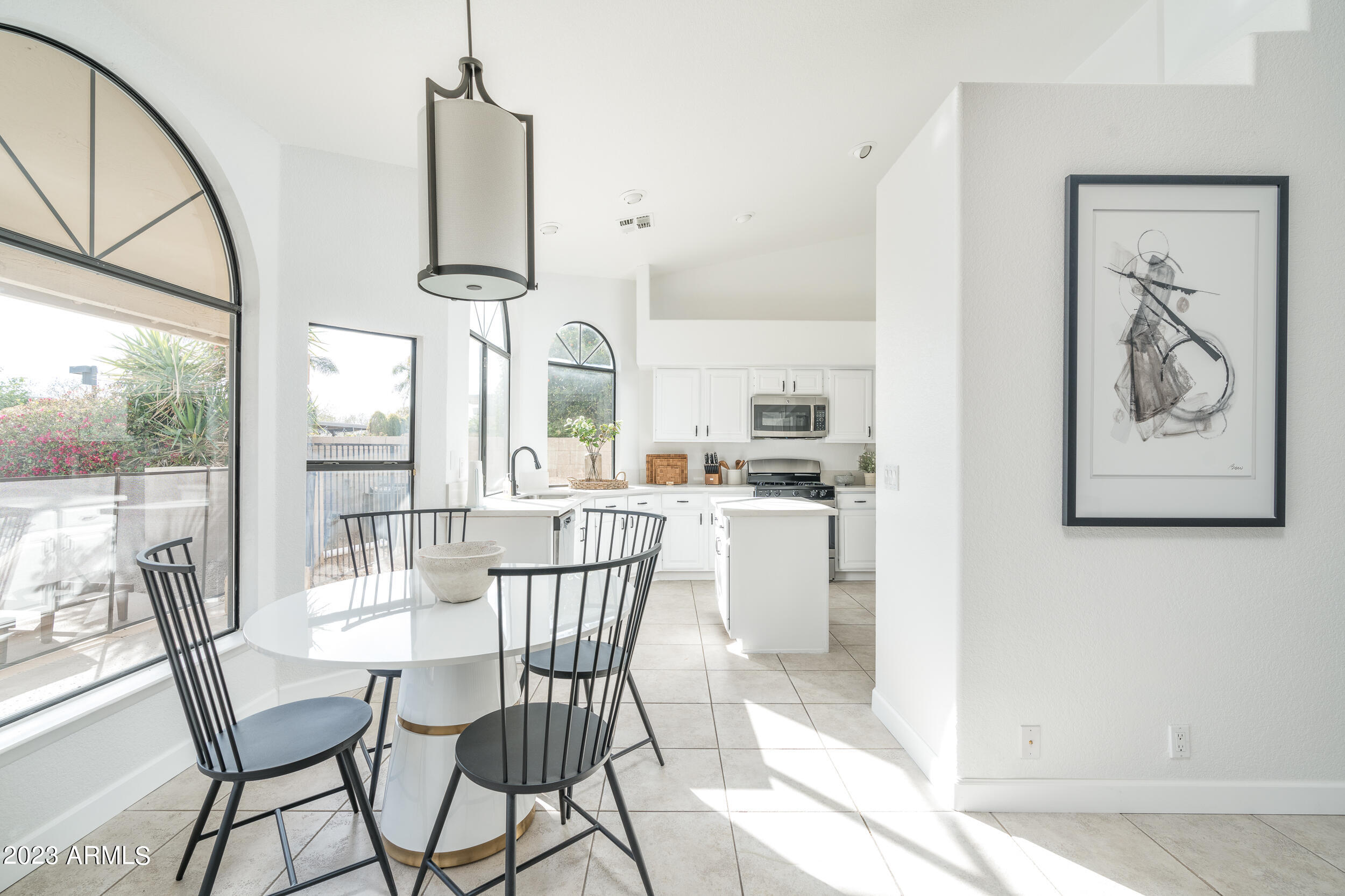 5335 E GROVERS Avenue