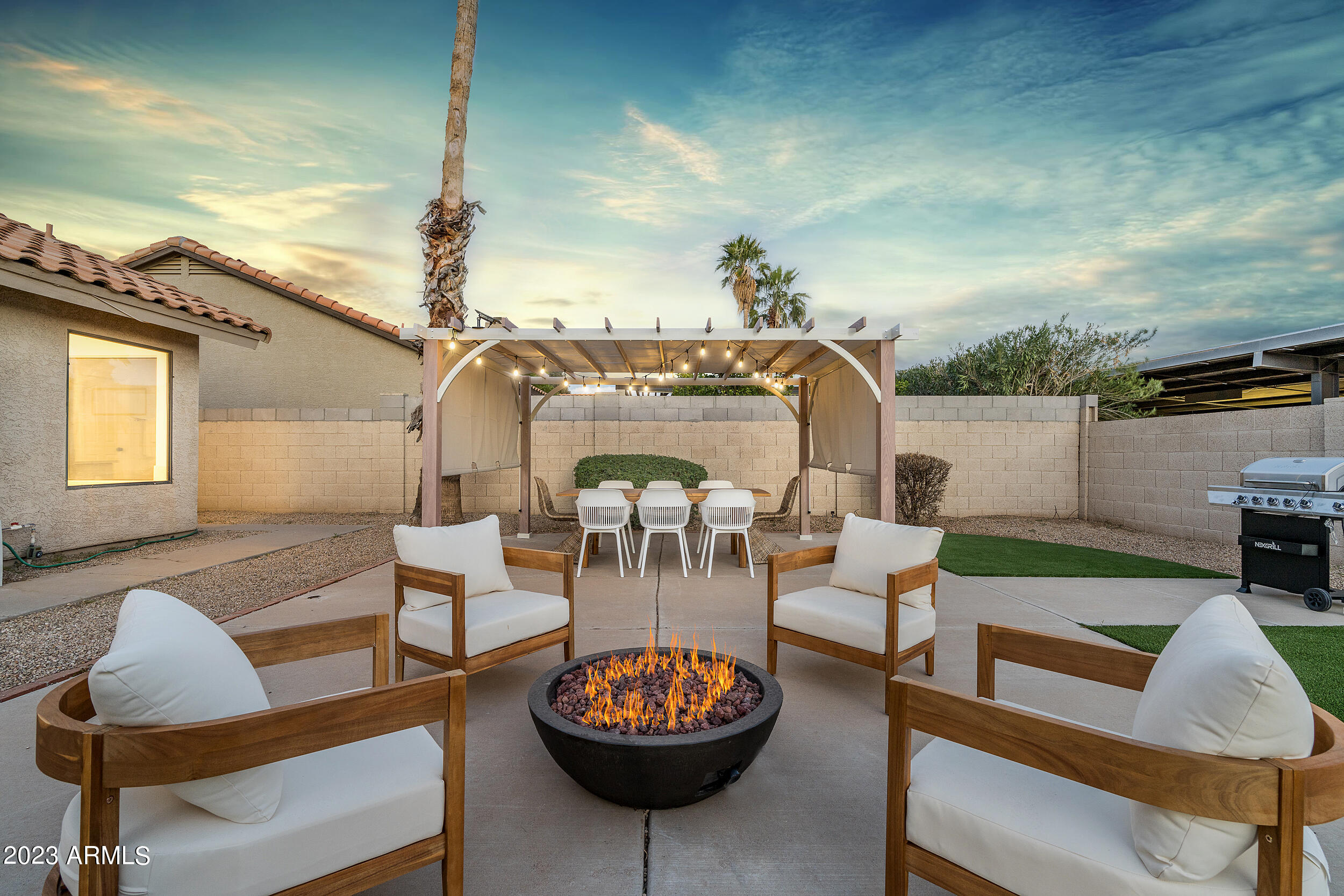 5335 E GROVERS Avenue