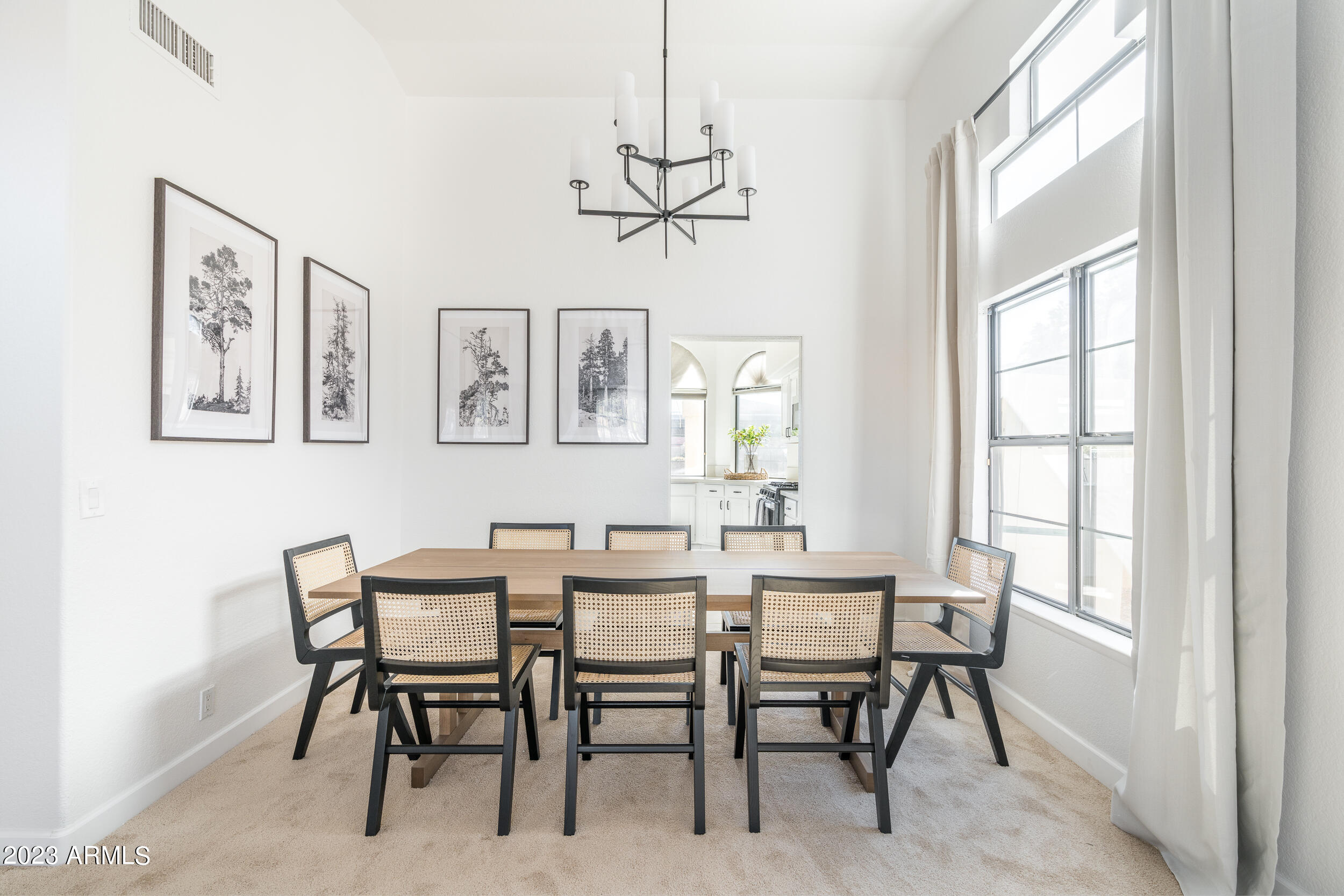 5335 E GROVERS Avenue