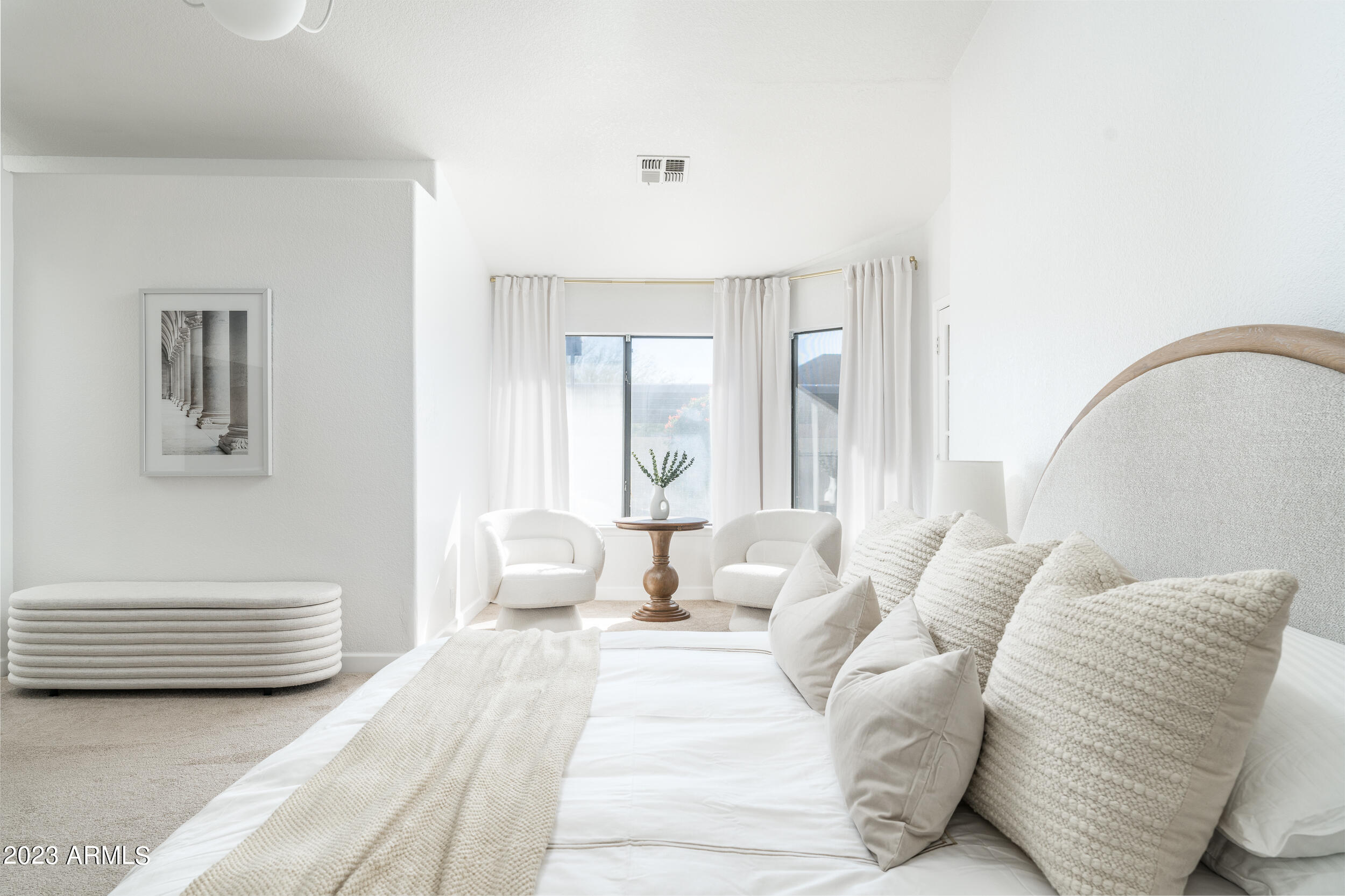 5335 E GROVERS Avenue