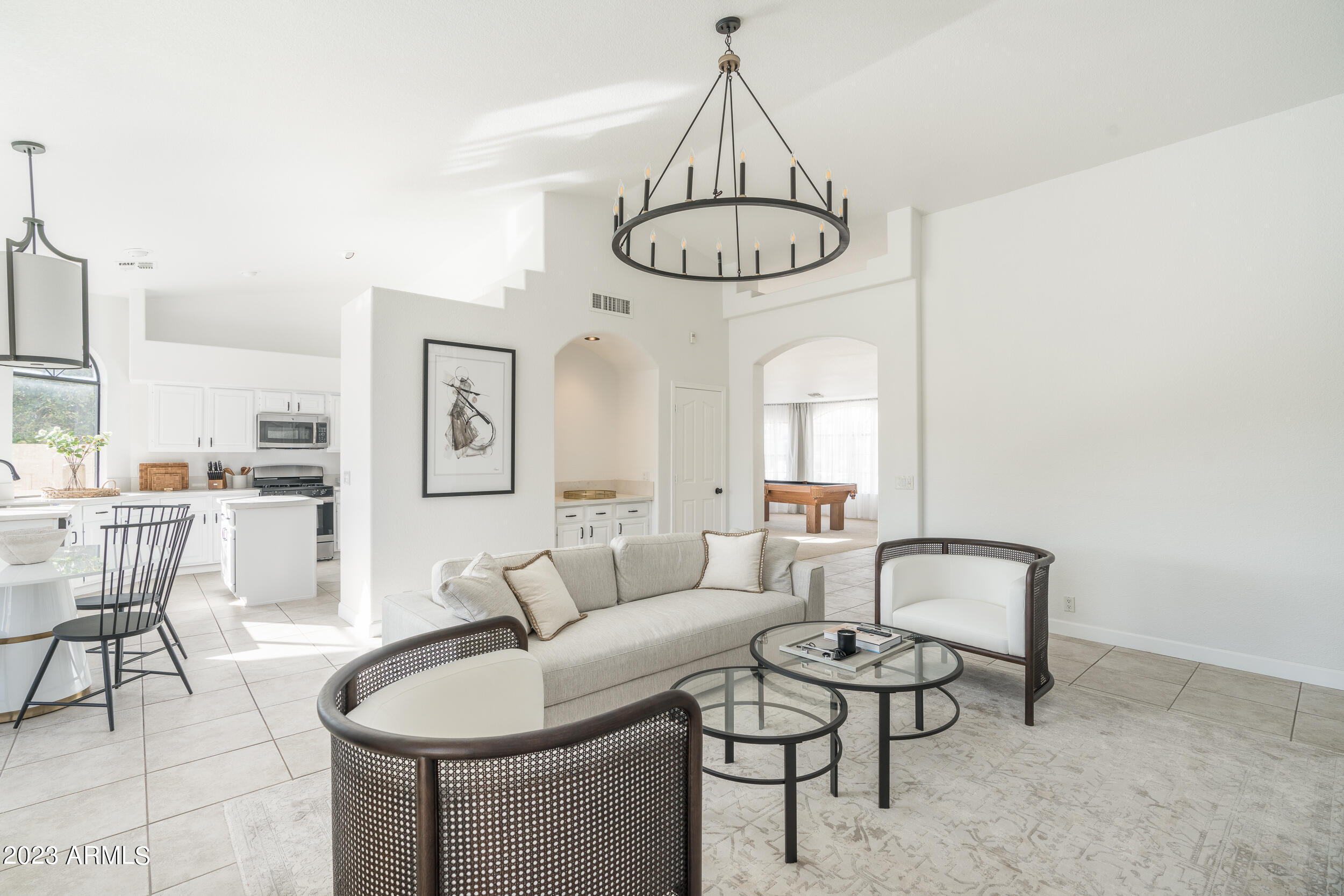 5335 E GROVERS Avenue