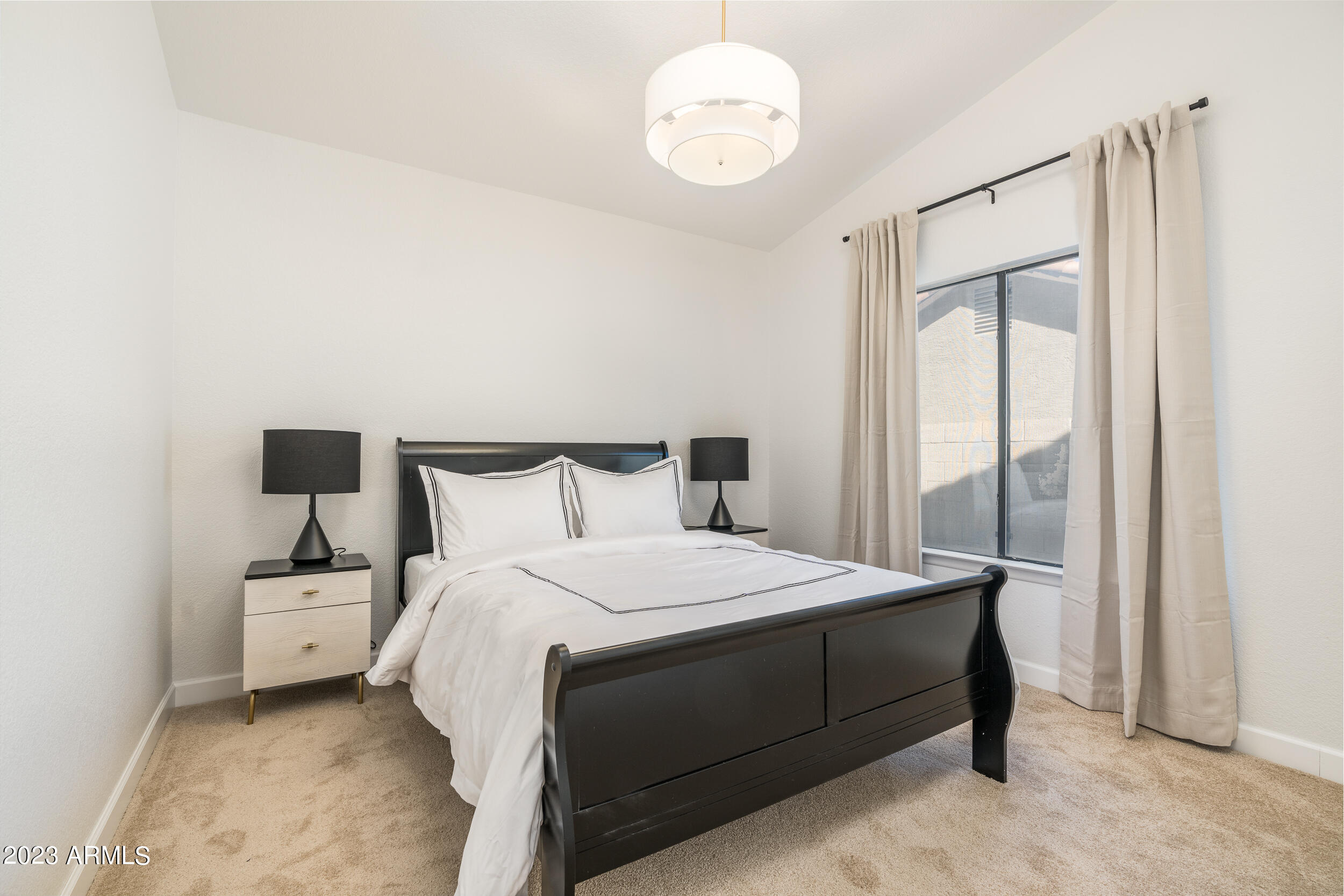 5335 E GROVERS Avenue