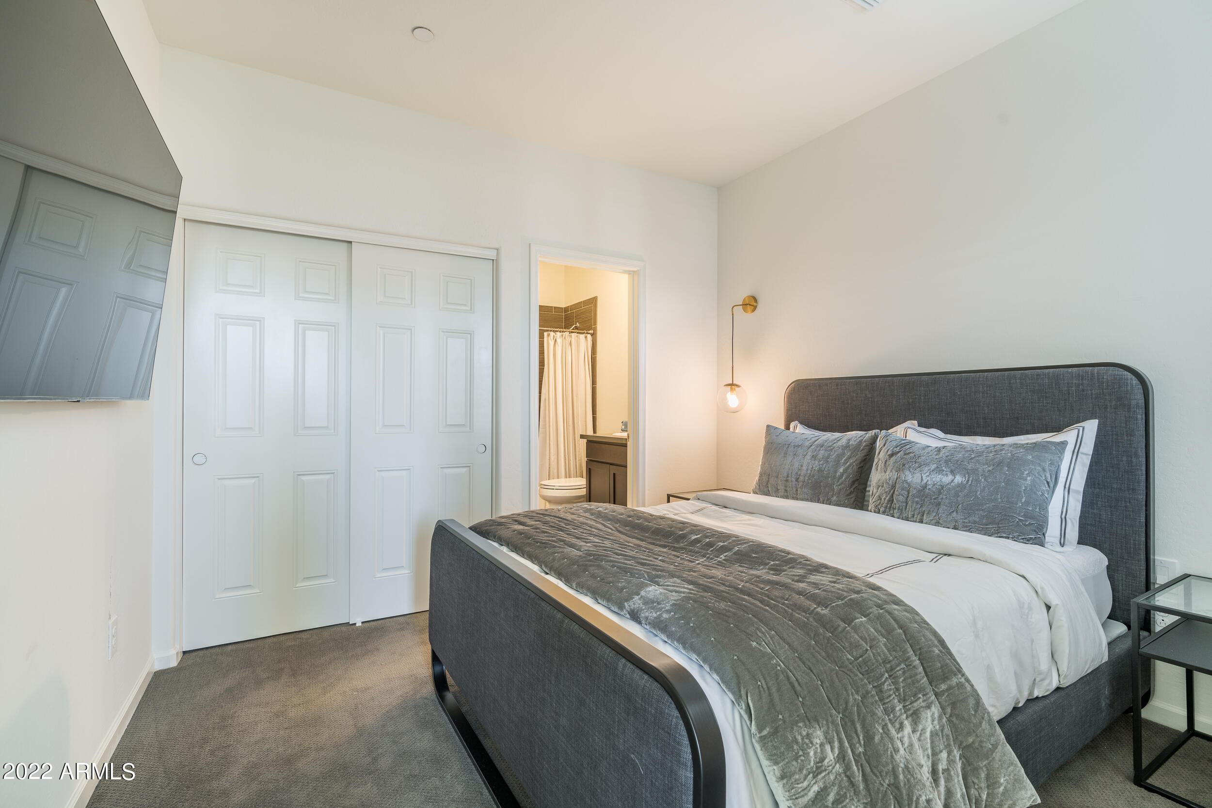 3935 E ROUGH RIDER Road, 1322