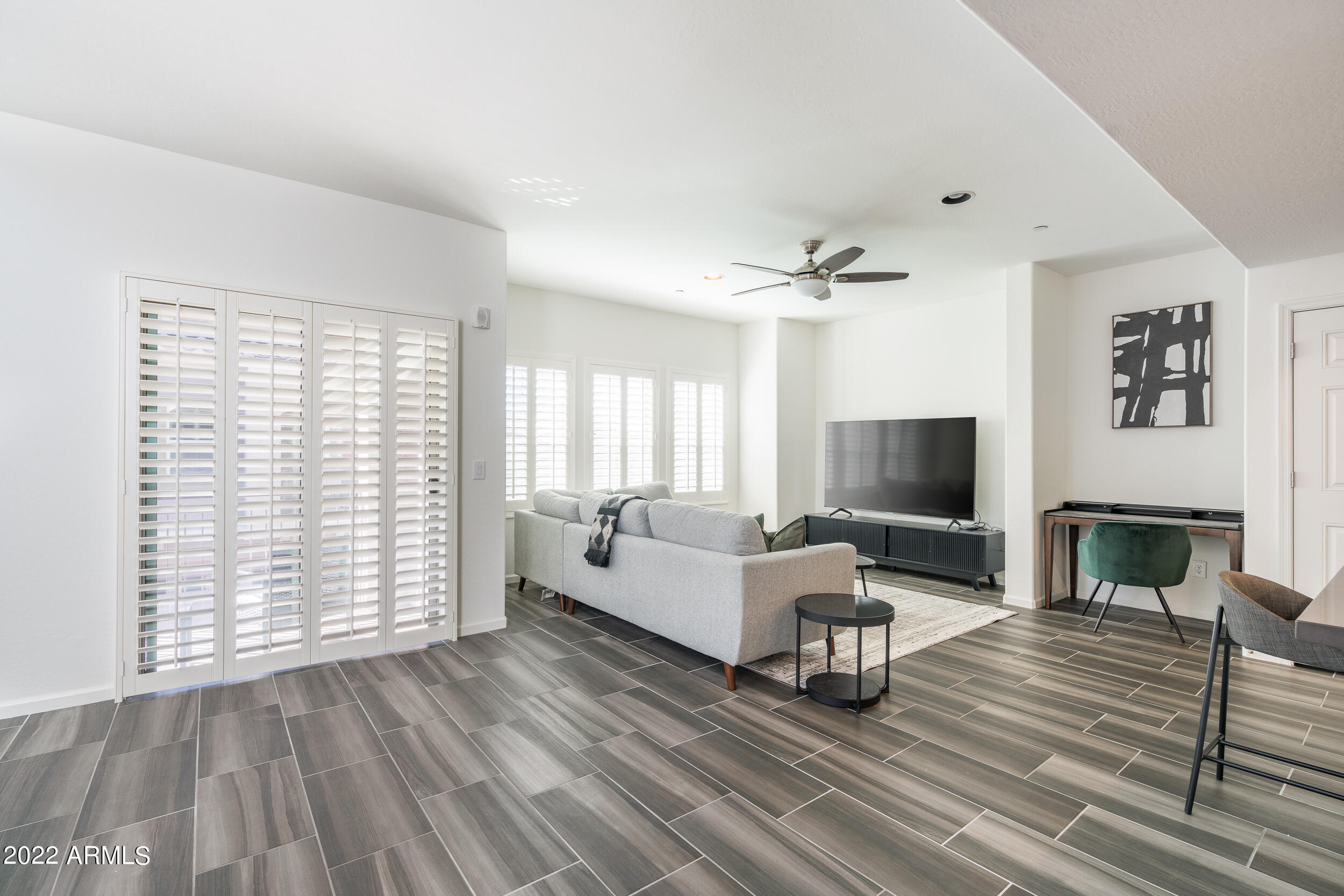 3935 E ROUGH RIDER Road, 1322