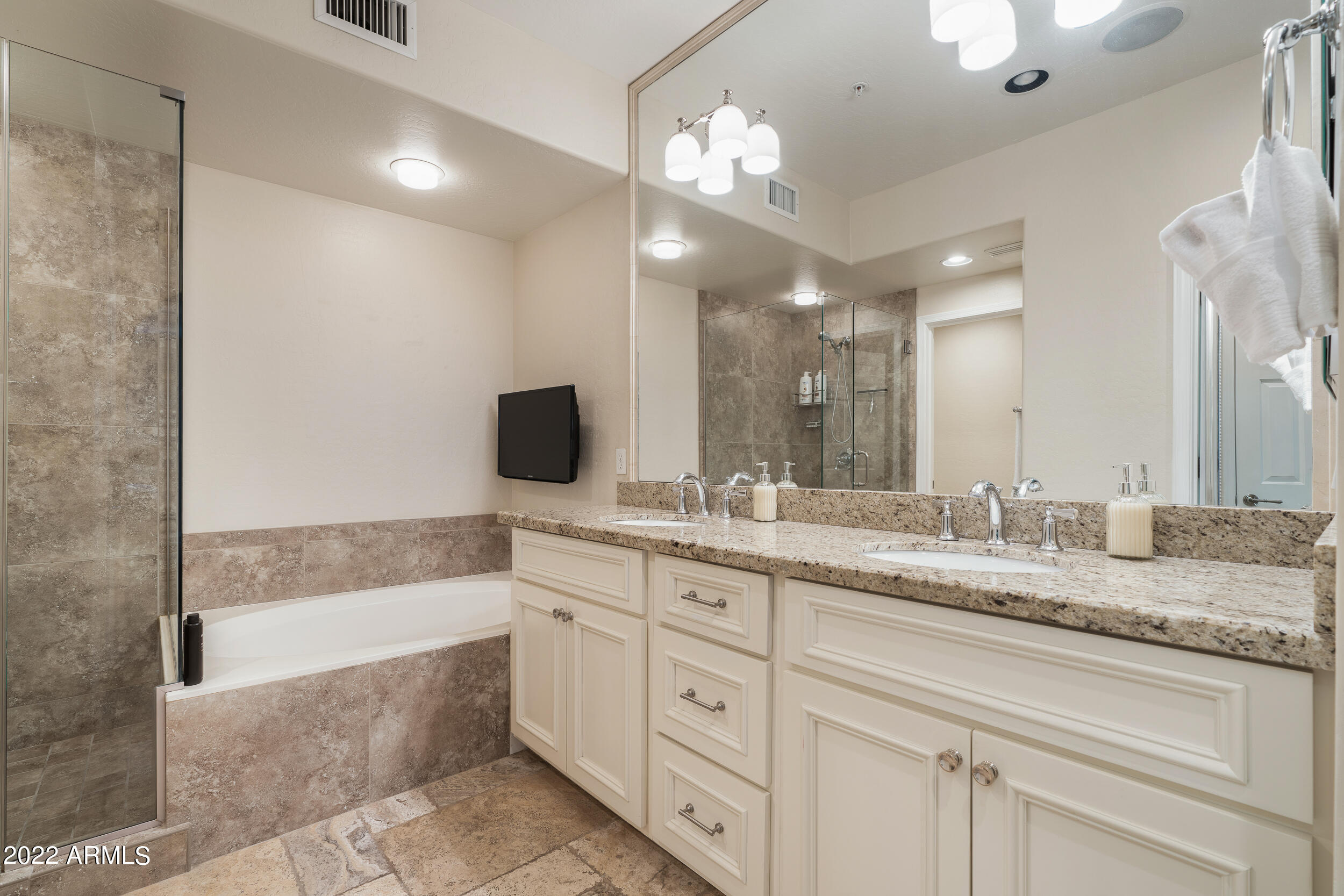 3935 E ROUGH RIDER Road, 1206