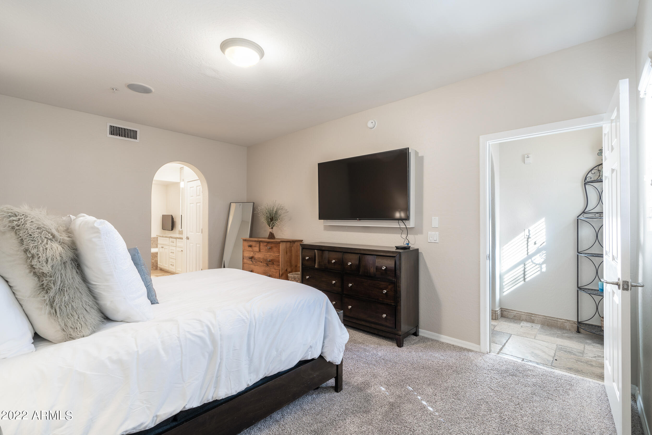 3935 E ROUGH RIDER Road, 1206