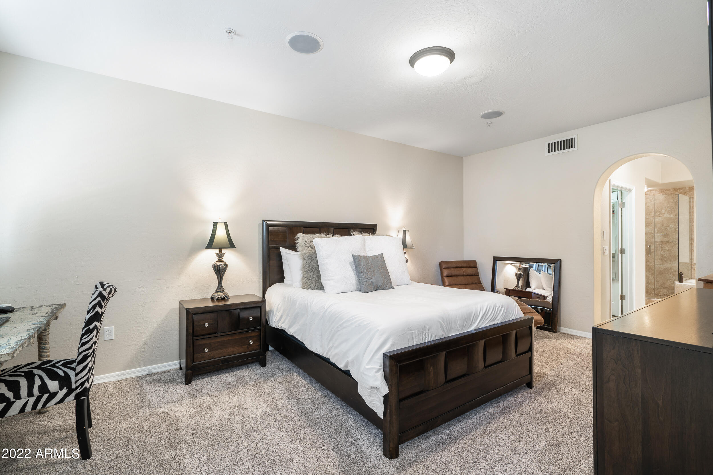 3935 E ROUGH RIDER Road, 1206