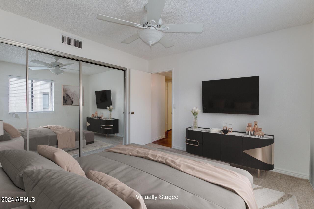 1920 W Lindner Avenue, 261