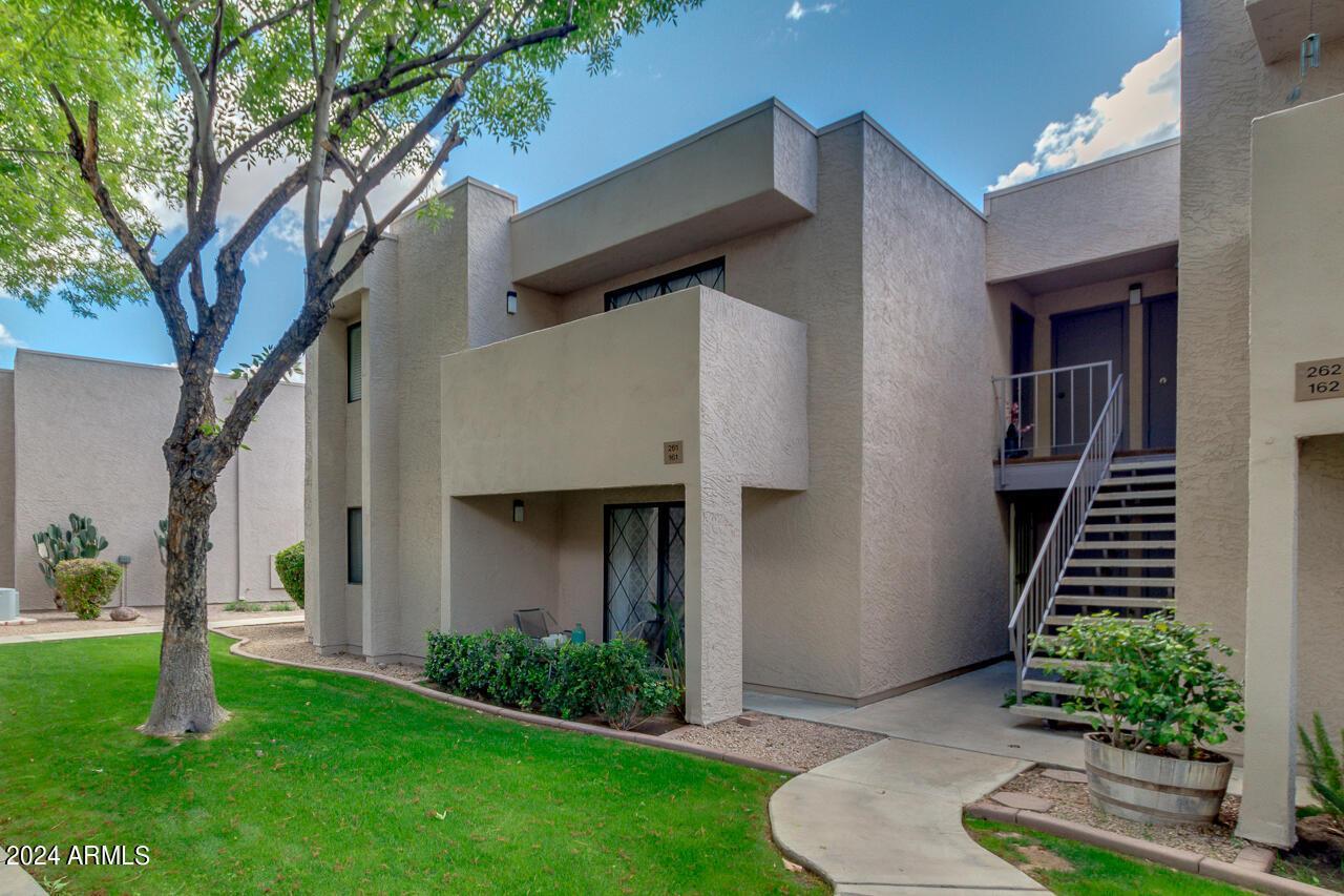 1920 W Lindner Avenue, 261