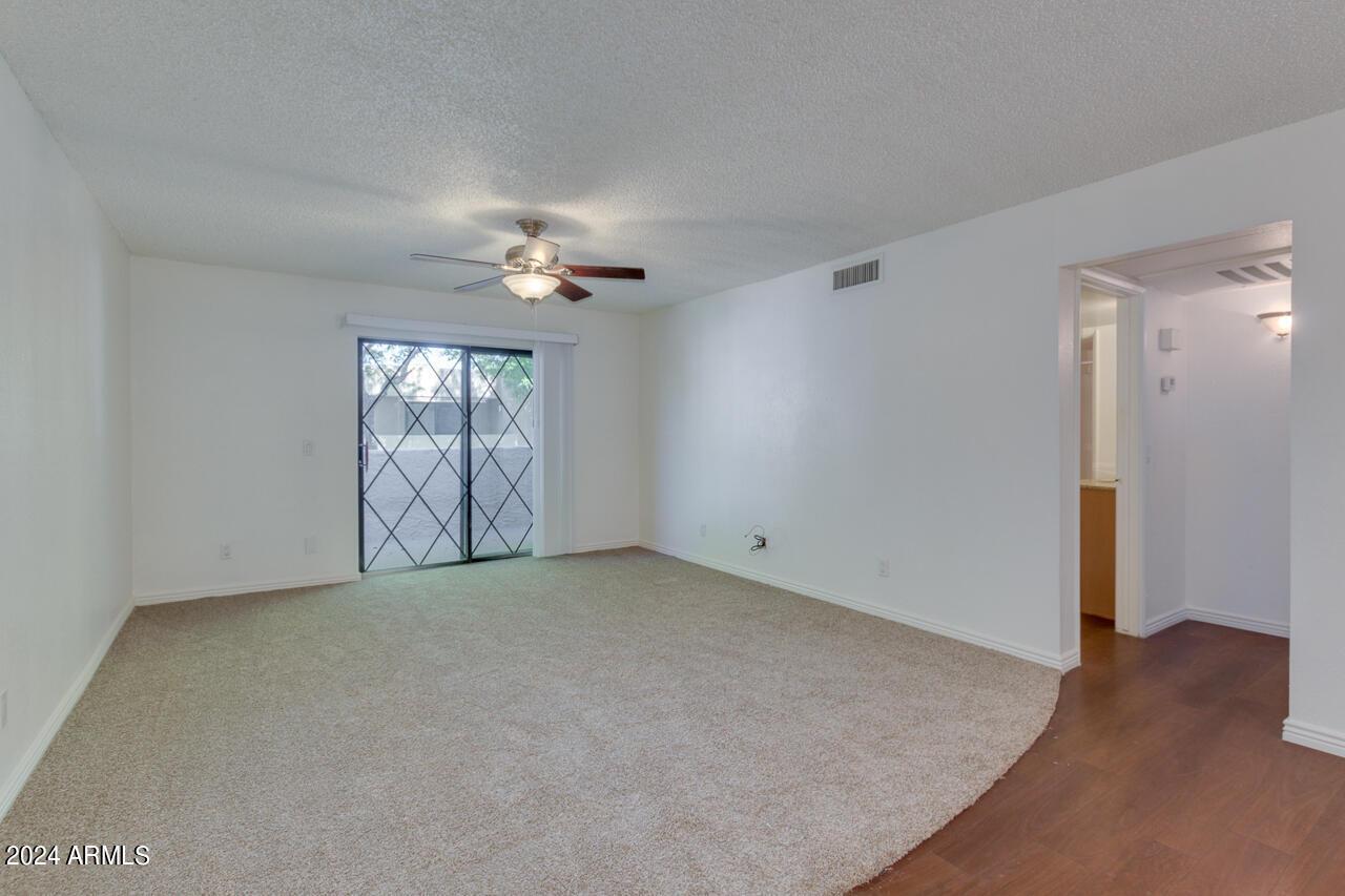 1920 W Lindner Avenue, 261