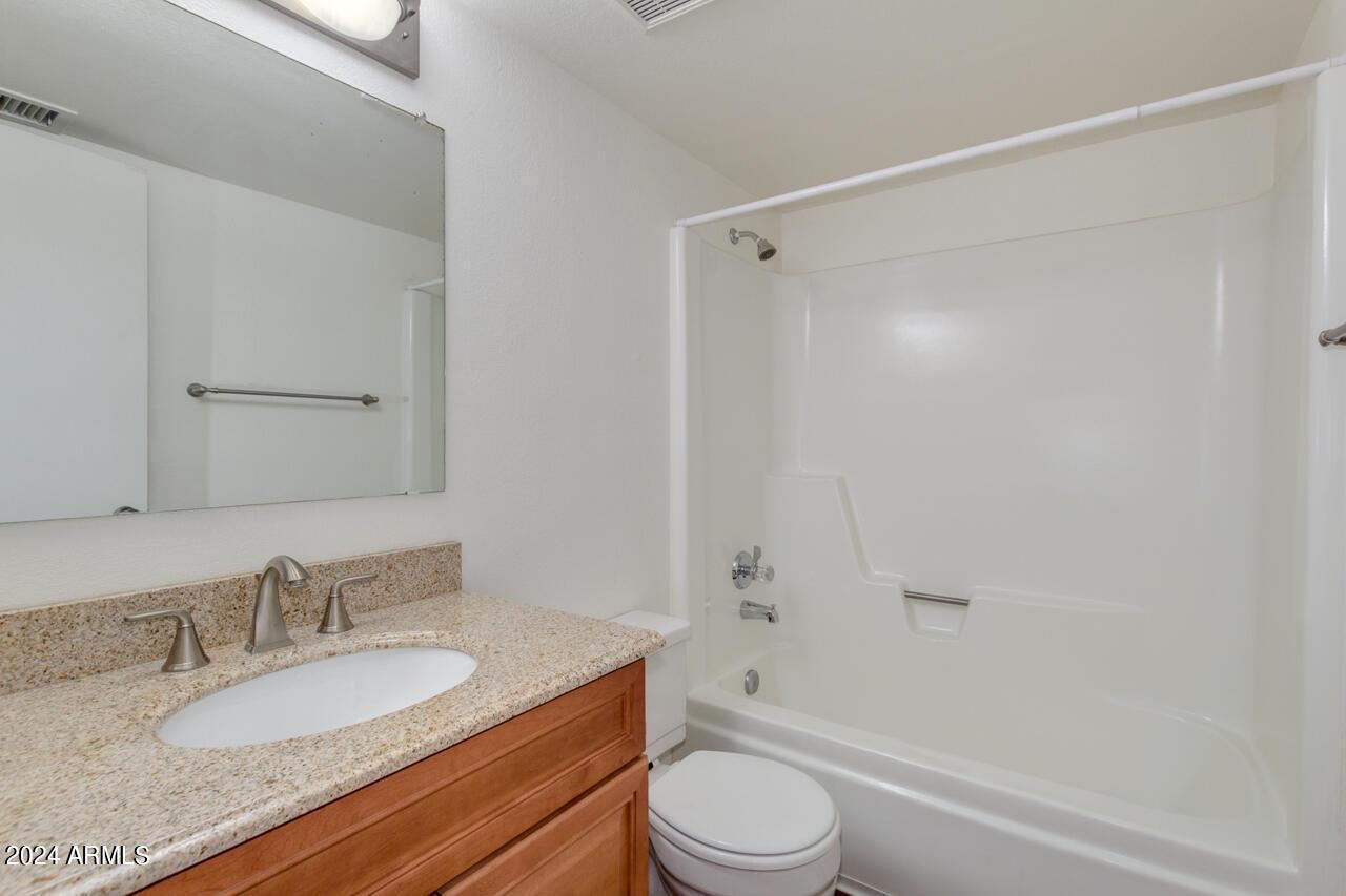 1920 W Lindner Avenue, 261