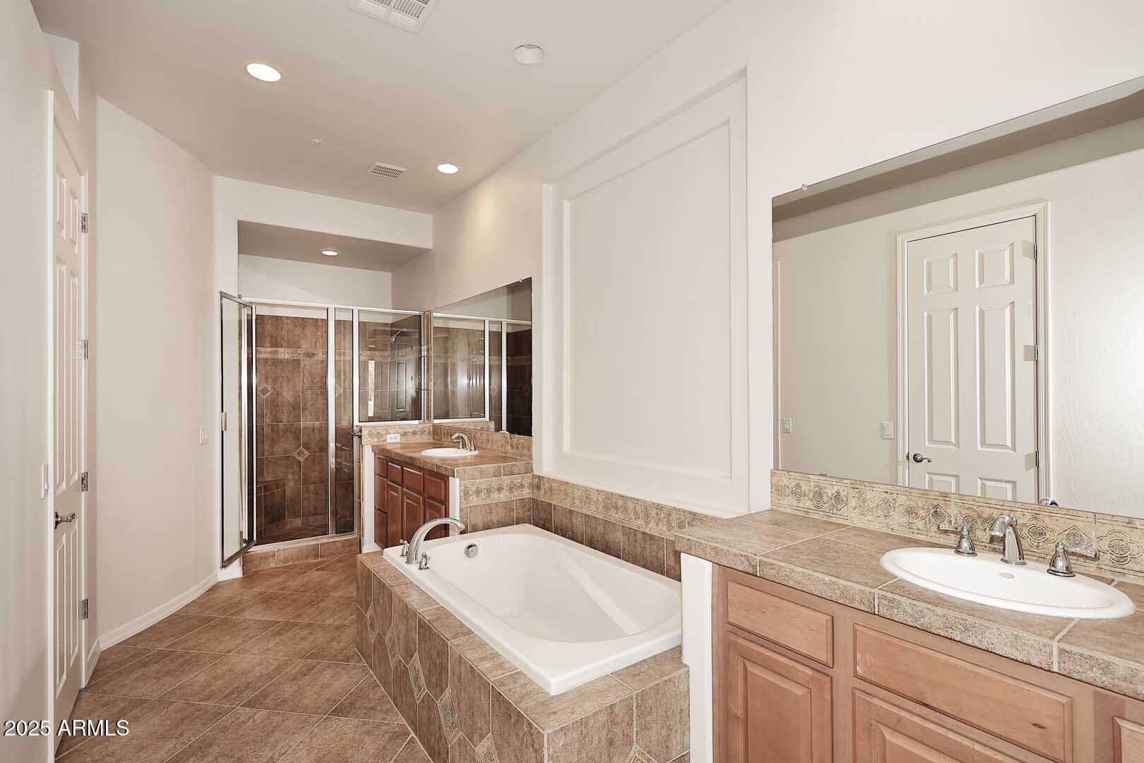 9270 E THOMPSON PEAK Parkway, 304