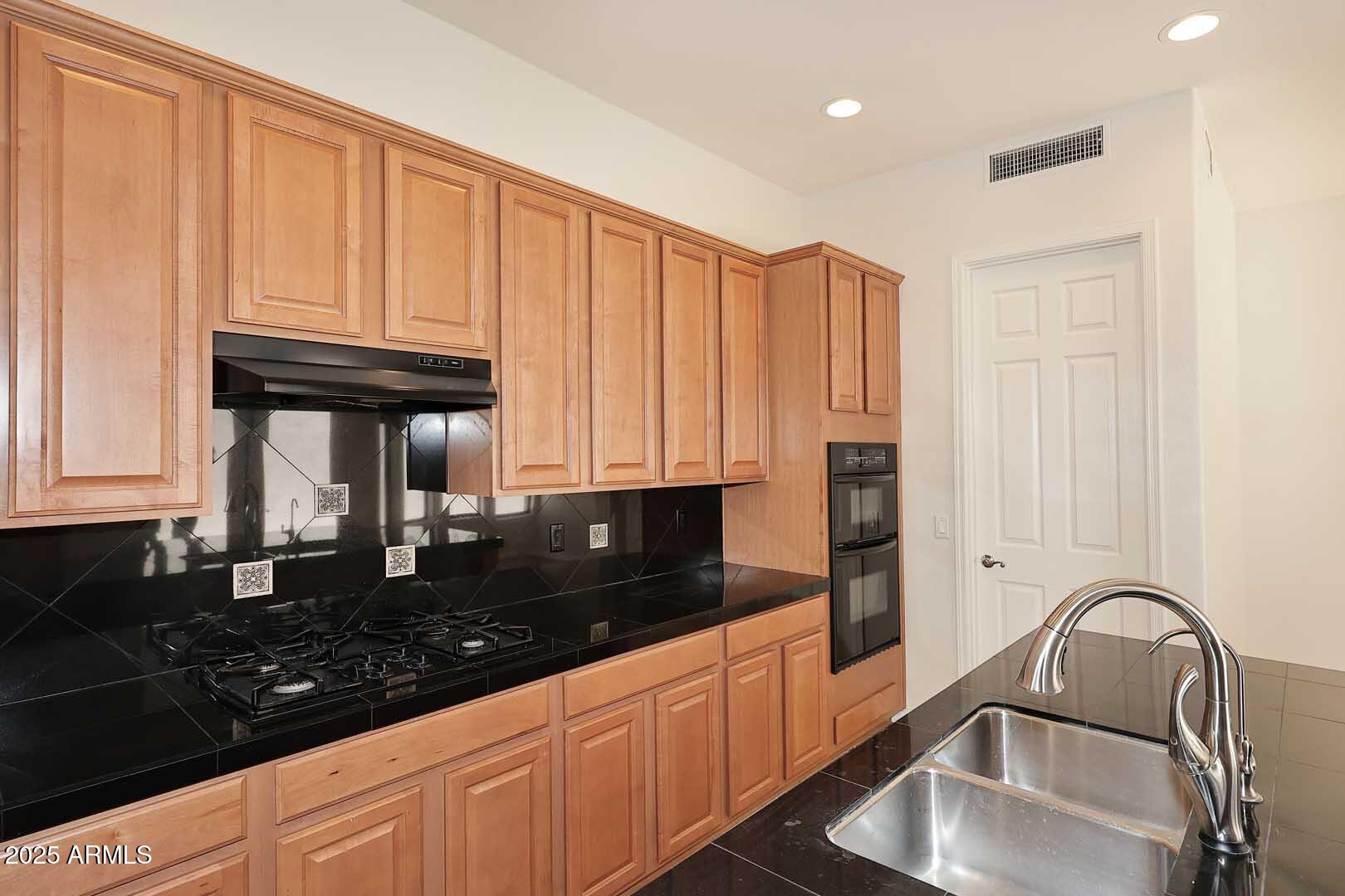 9270 E THOMPSON PEAK Parkway, 304