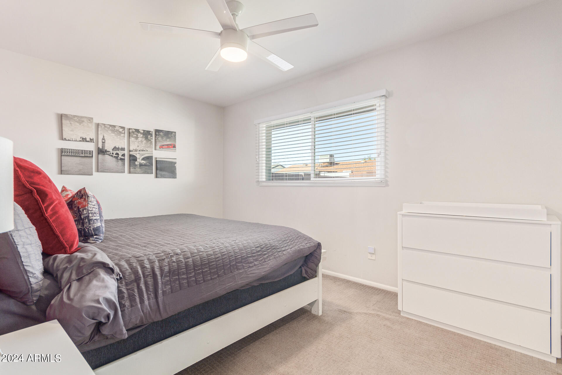 8742 E WELDON Avenue