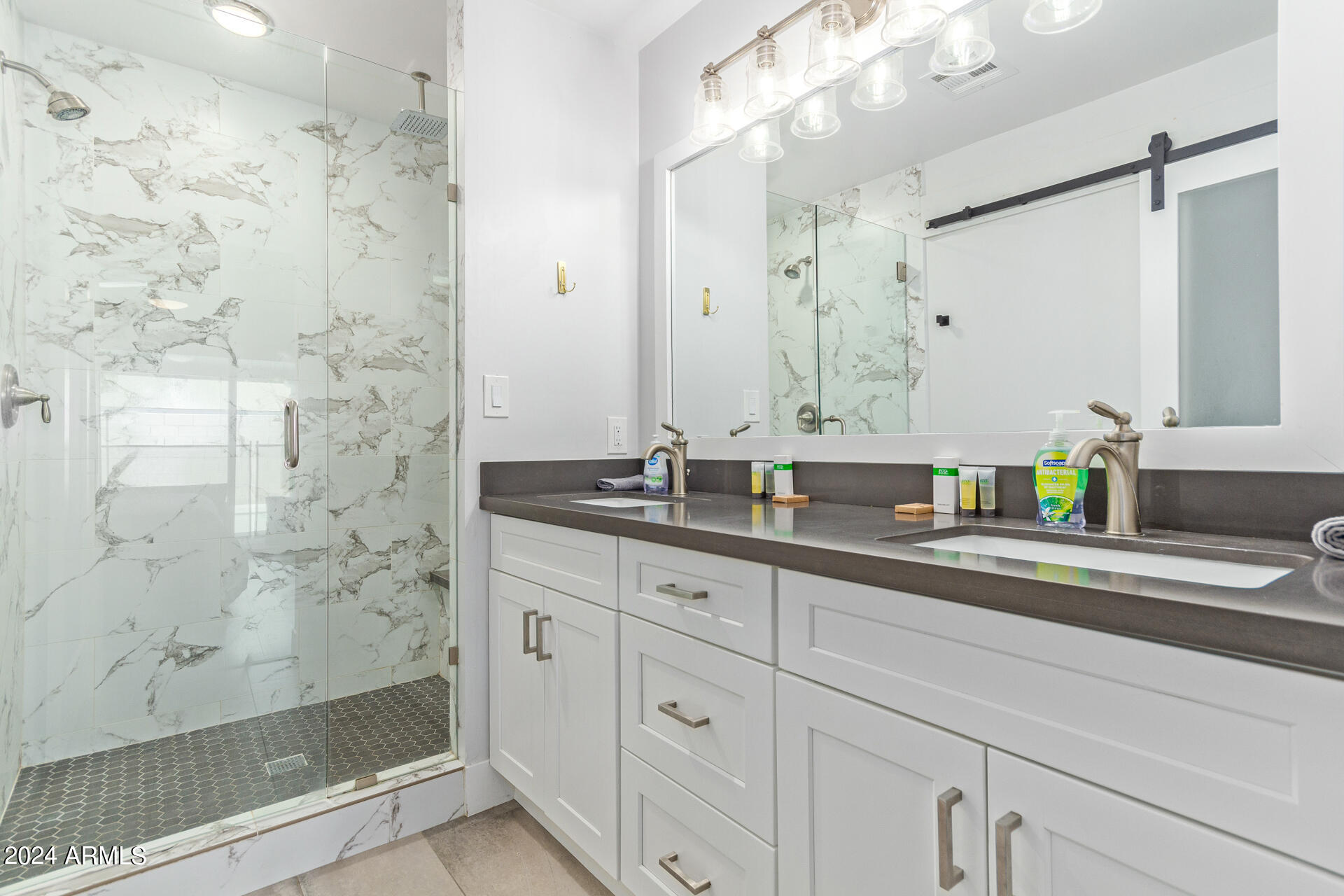 8742 E WELDON Avenue