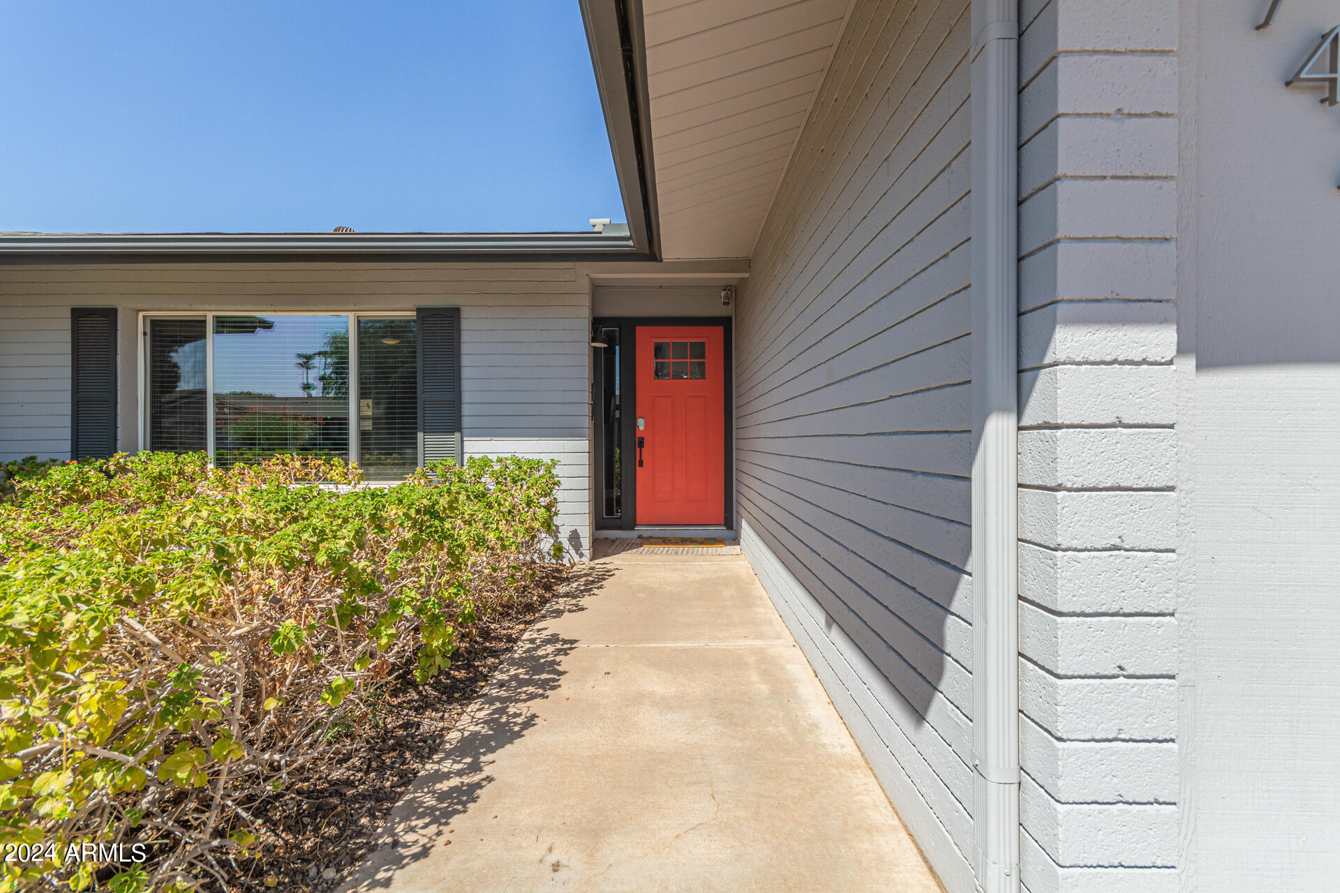 8742 E WELDON Avenue