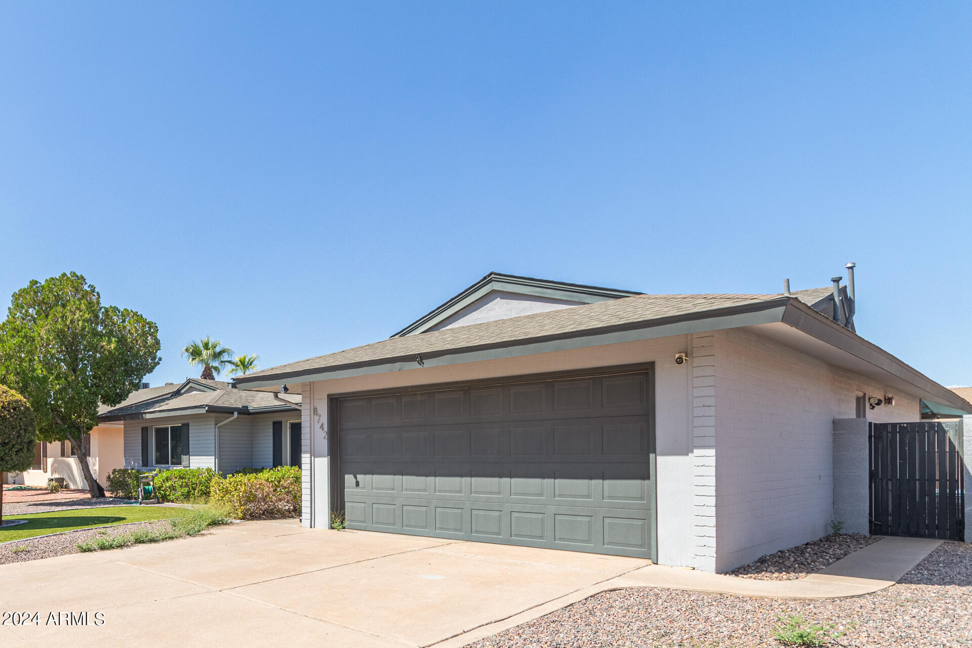 8742 E WELDON Avenue