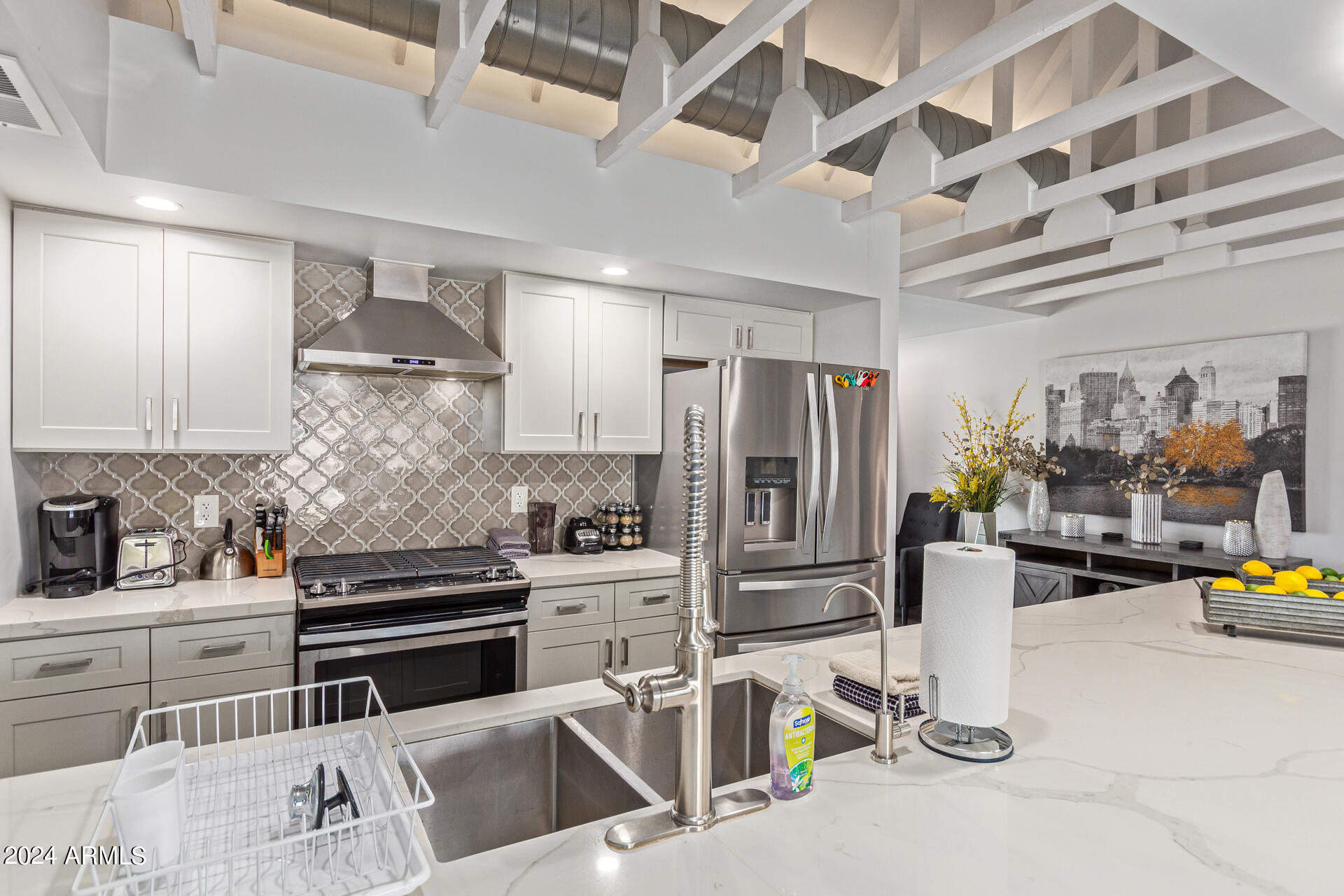 8742 E WELDON Avenue