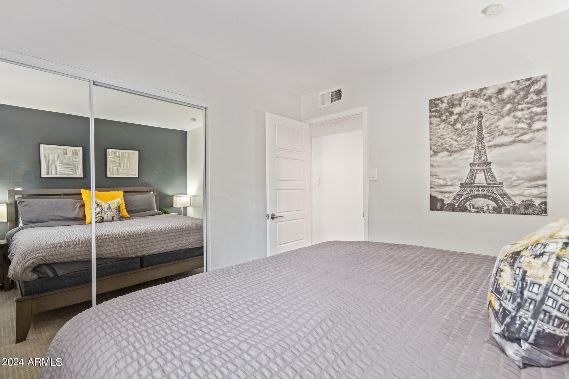 8742 E WELDON Avenue