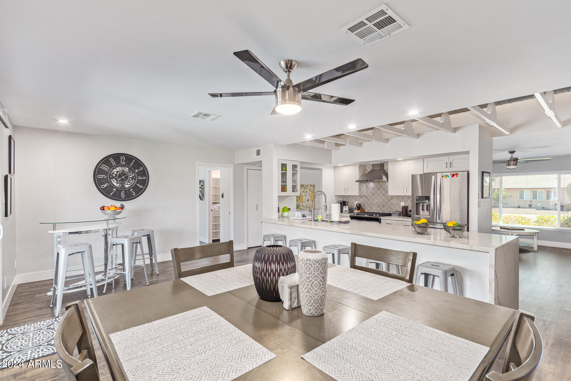 8742 E WELDON Avenue