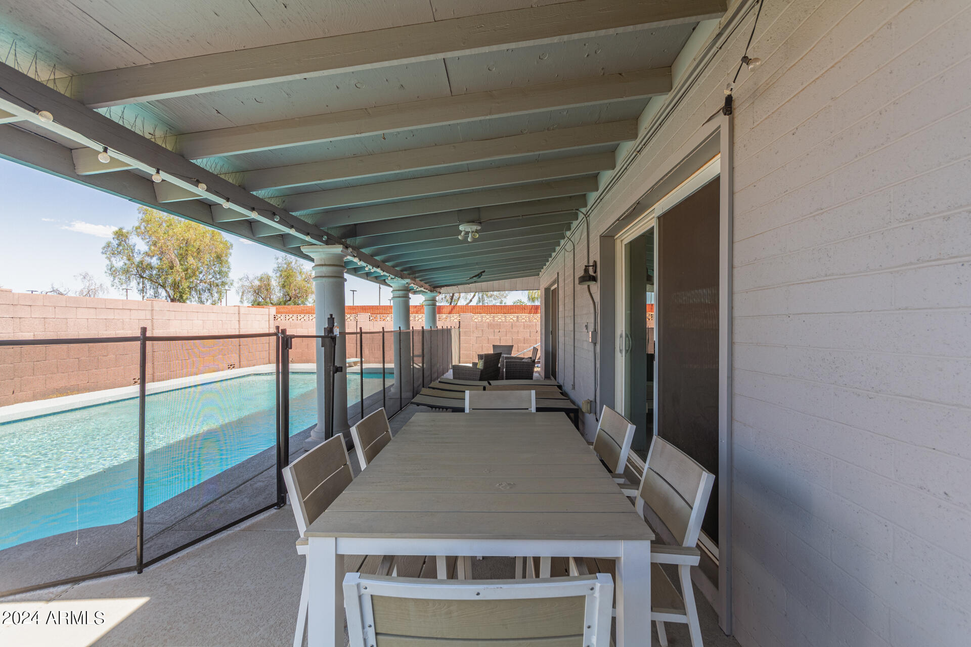 8742 E WELDON Avenue