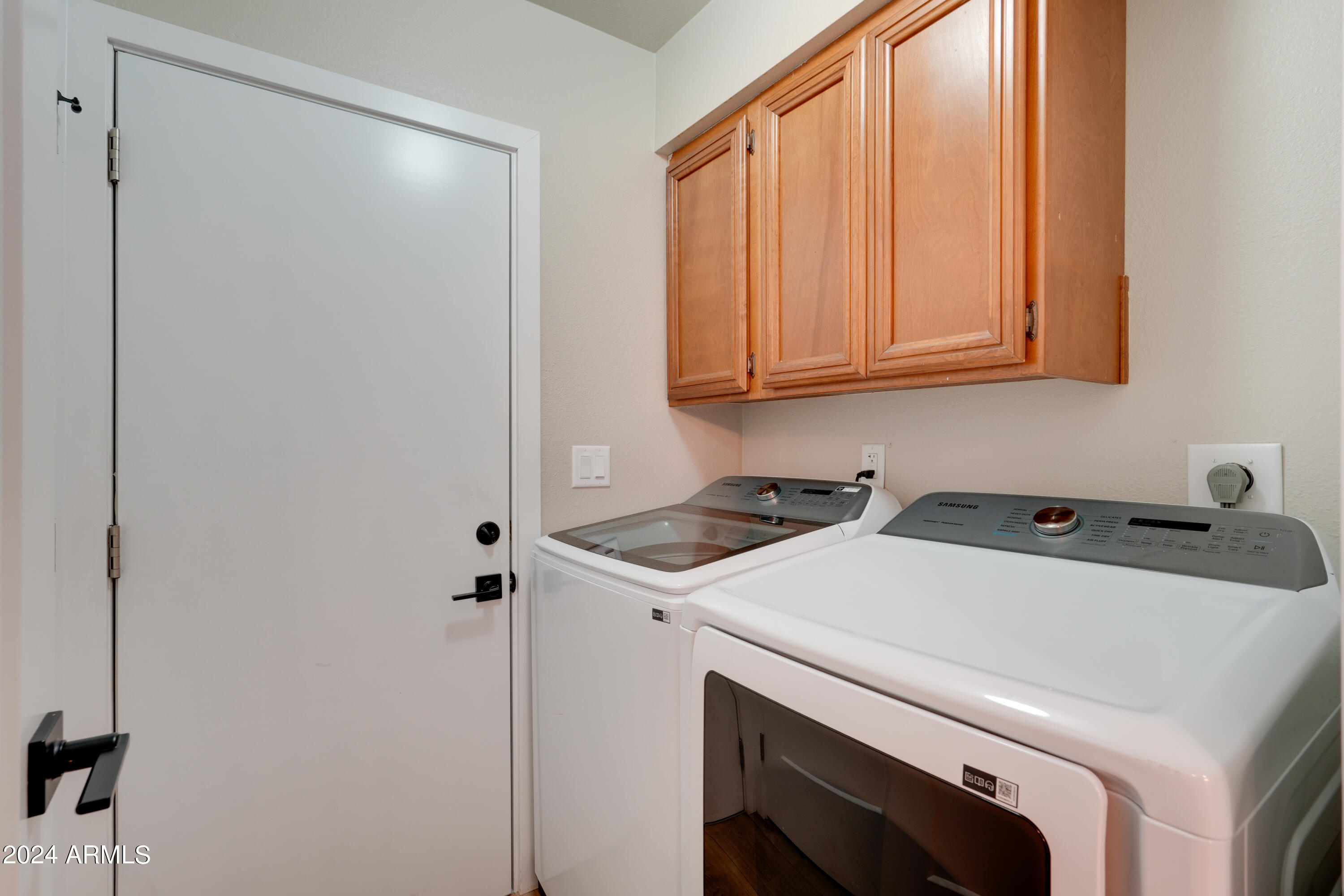 6633 E JUNIPER Avenue