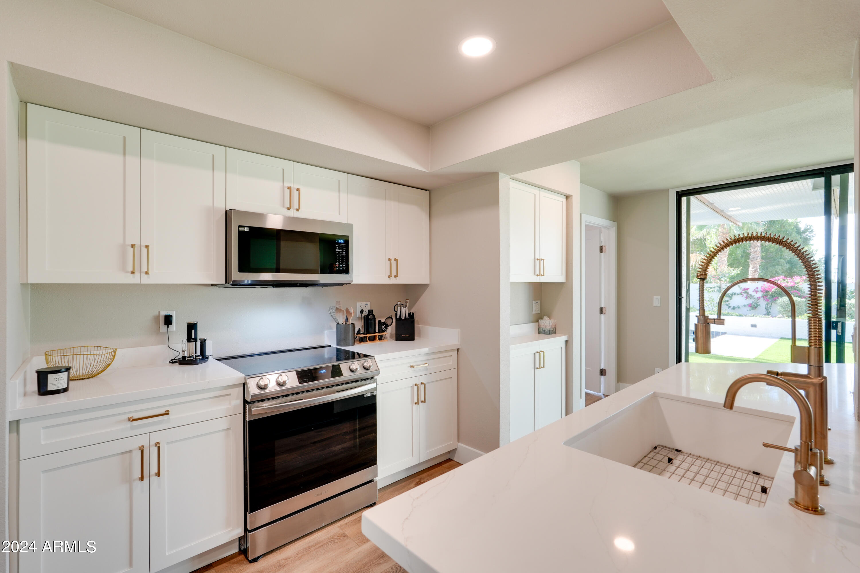 6633 E JUNIPER Avenue