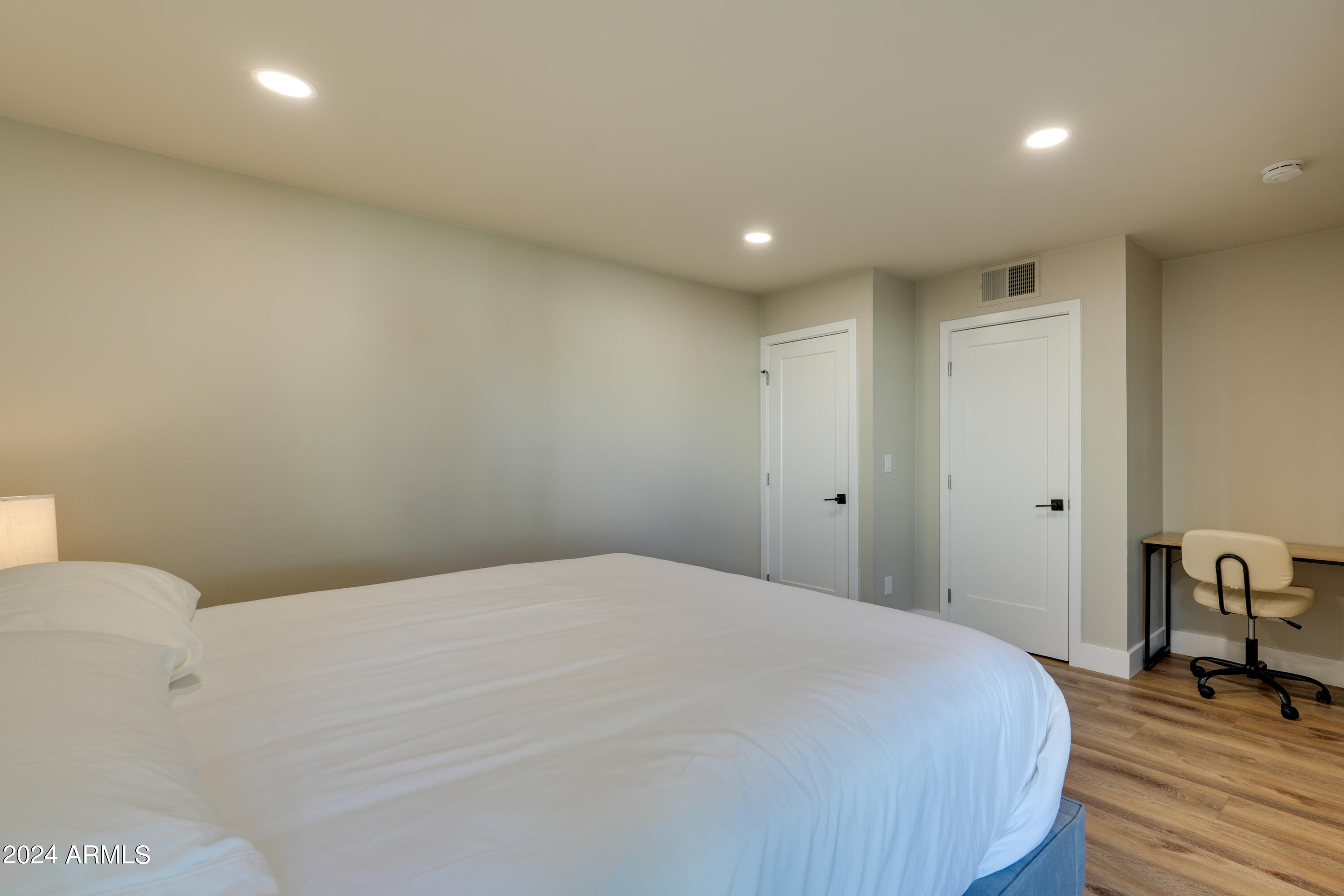 6633 E JUNIPER Avenue