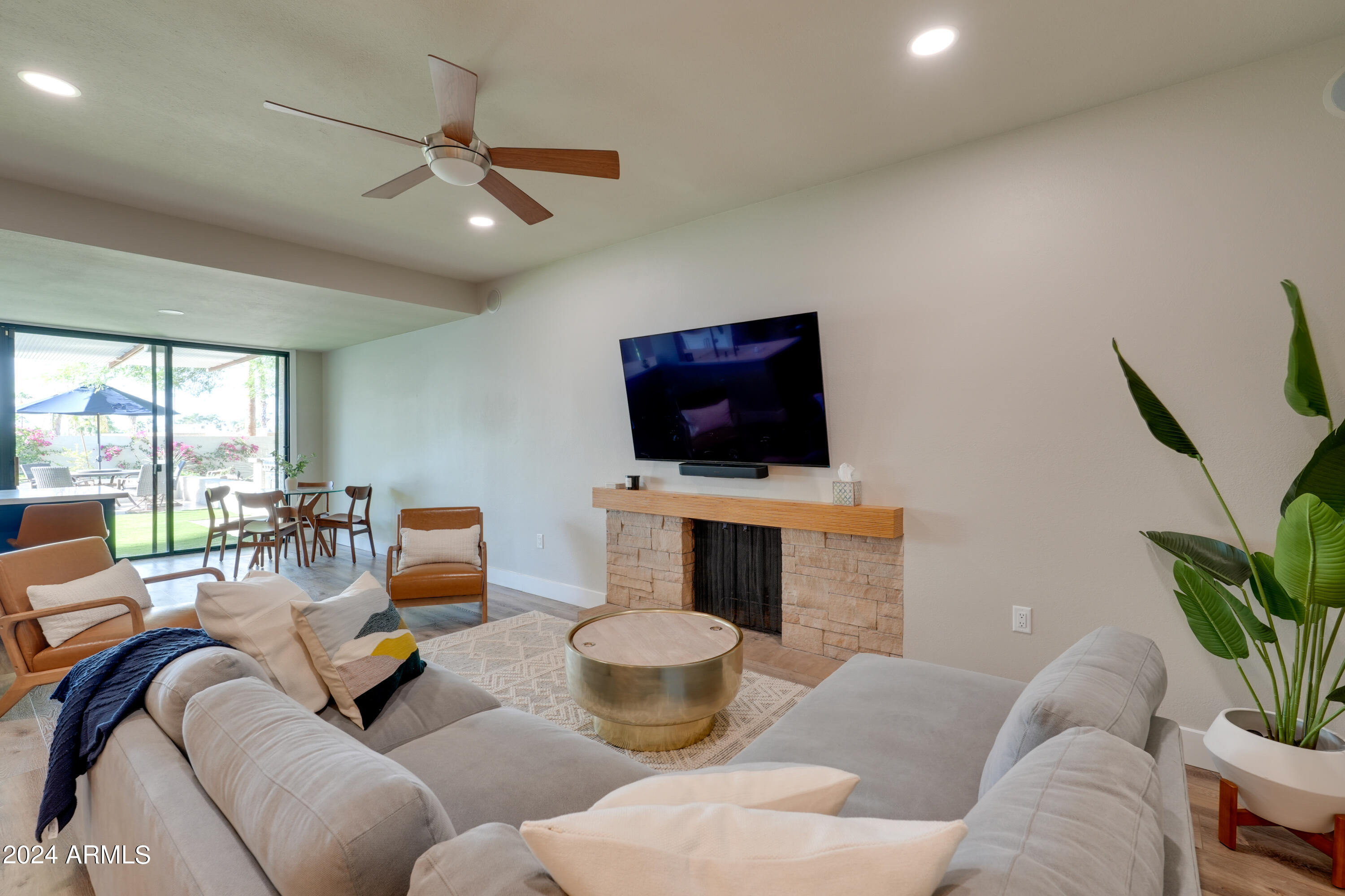 6633 E JUNIPER Avenue