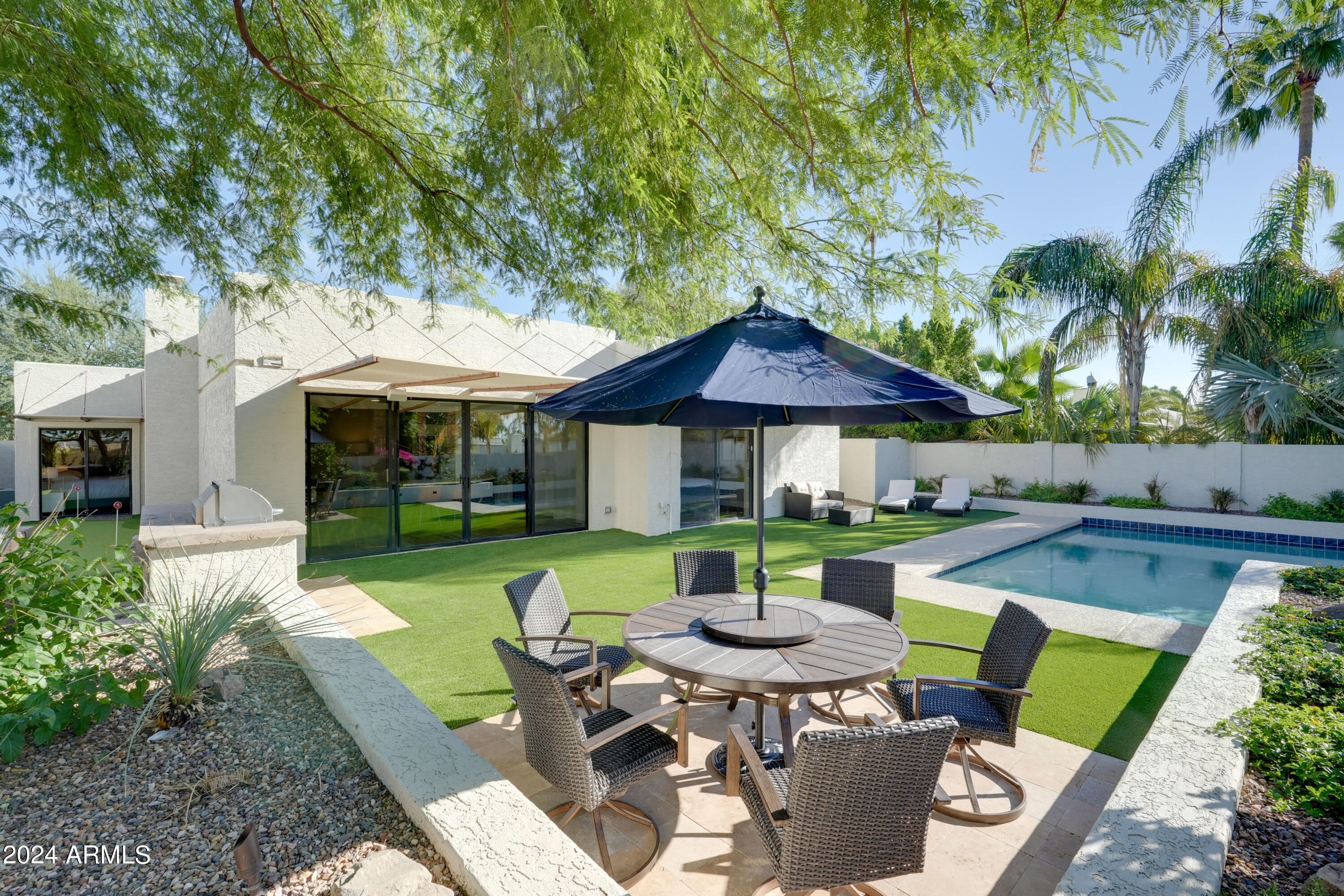 6633 E JUNIPER Avenue