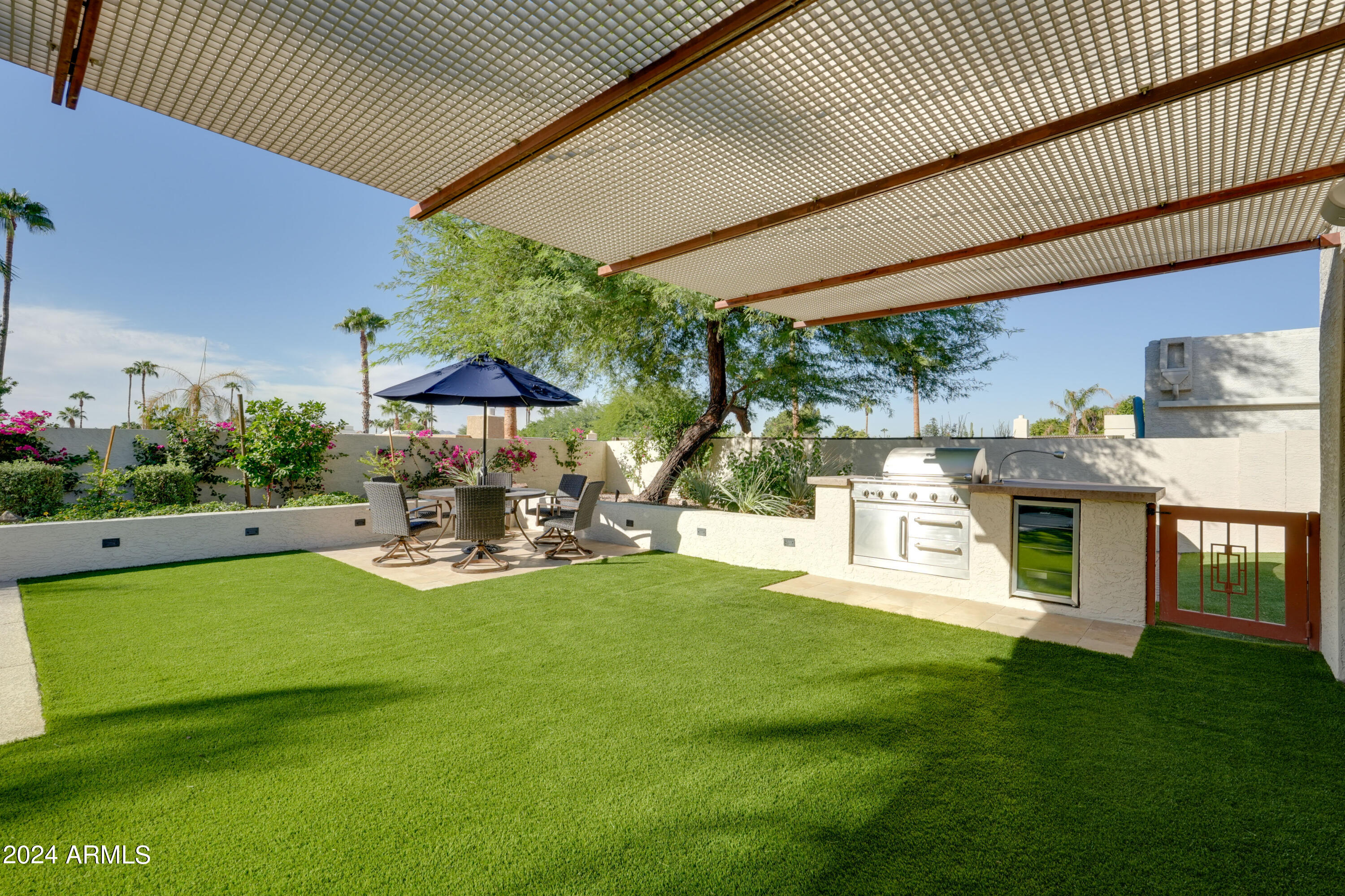 6633 E JUNIPER Avenue