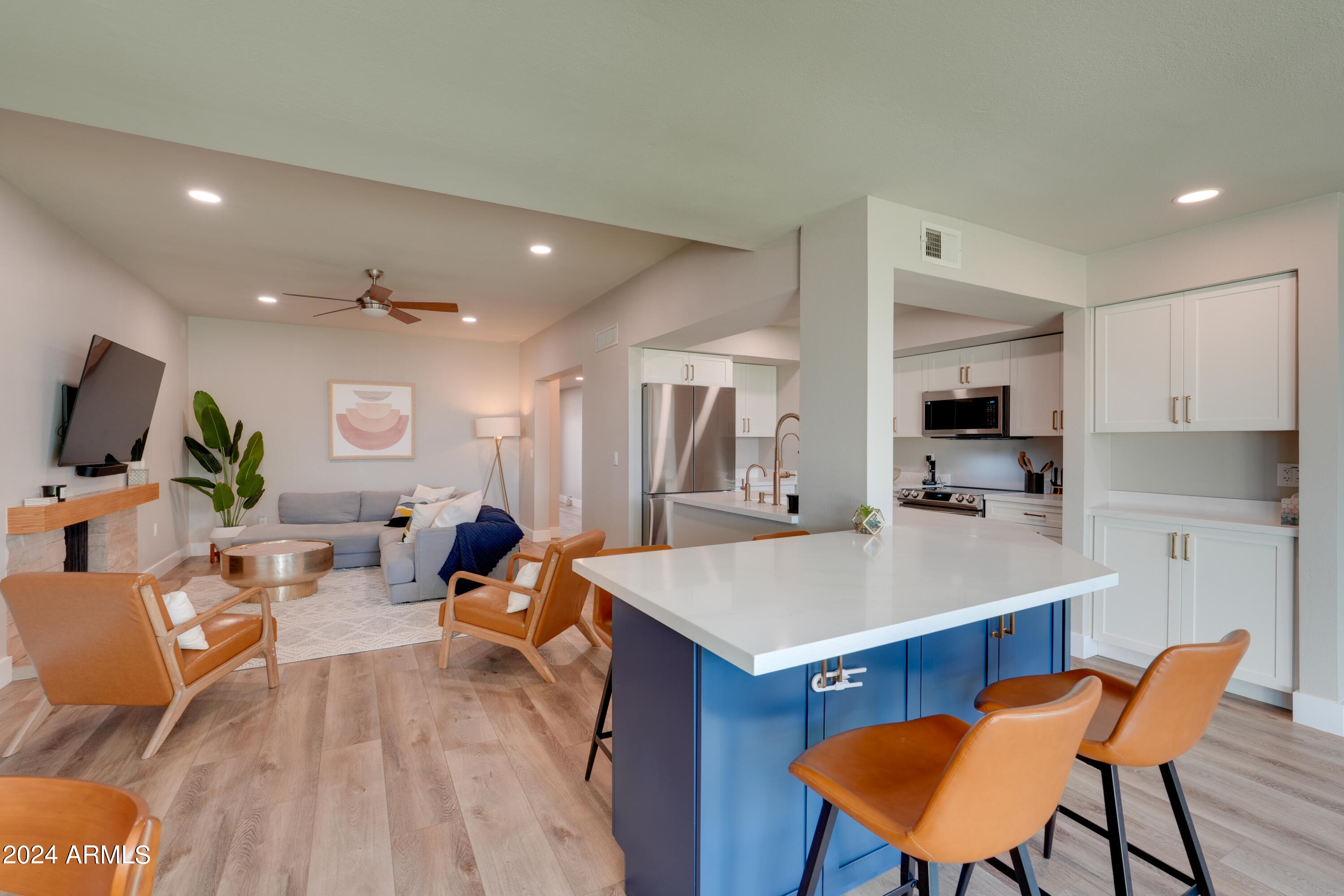 6633 E JUNIPER Avenue