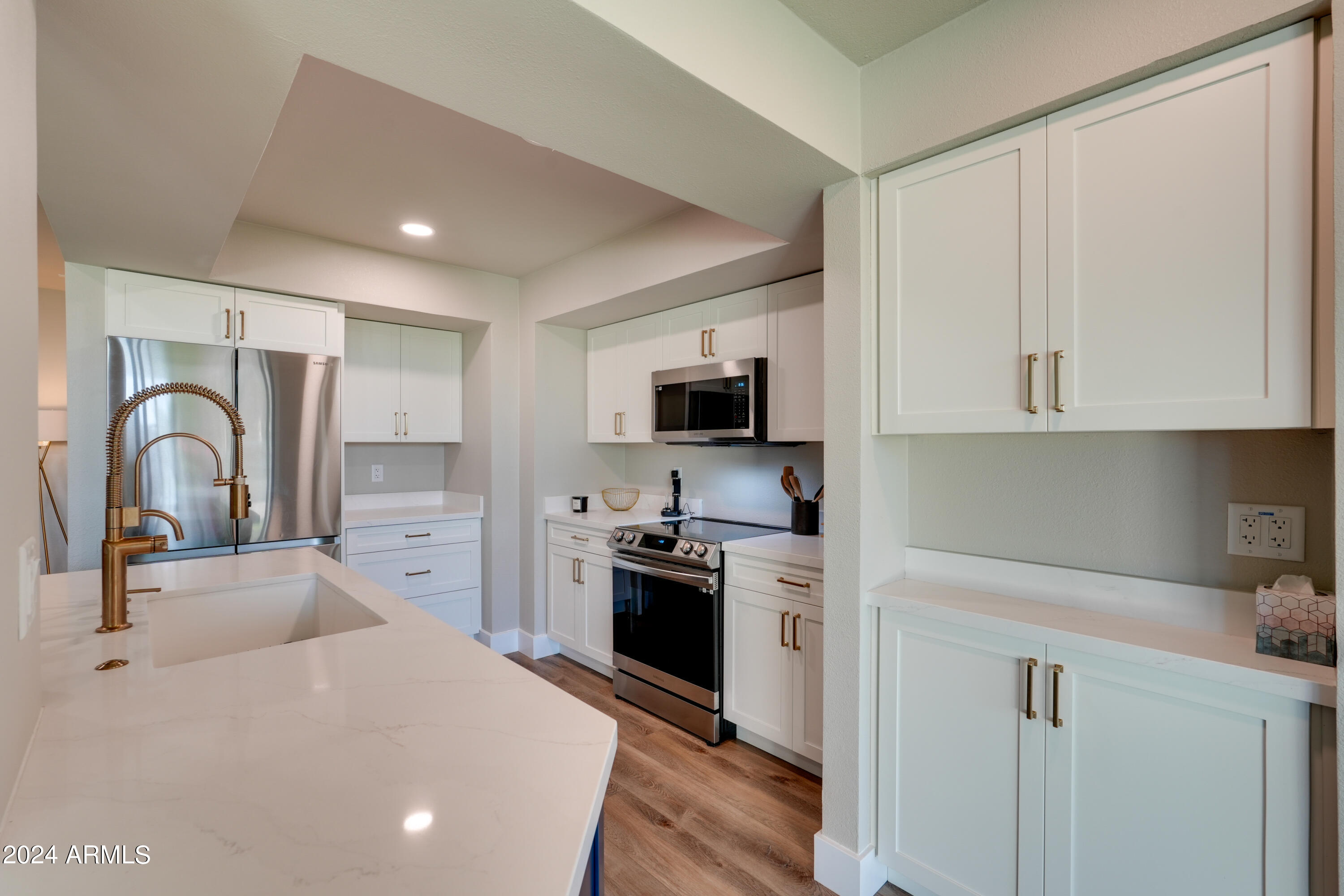 6633 E JUNIPER Avenue