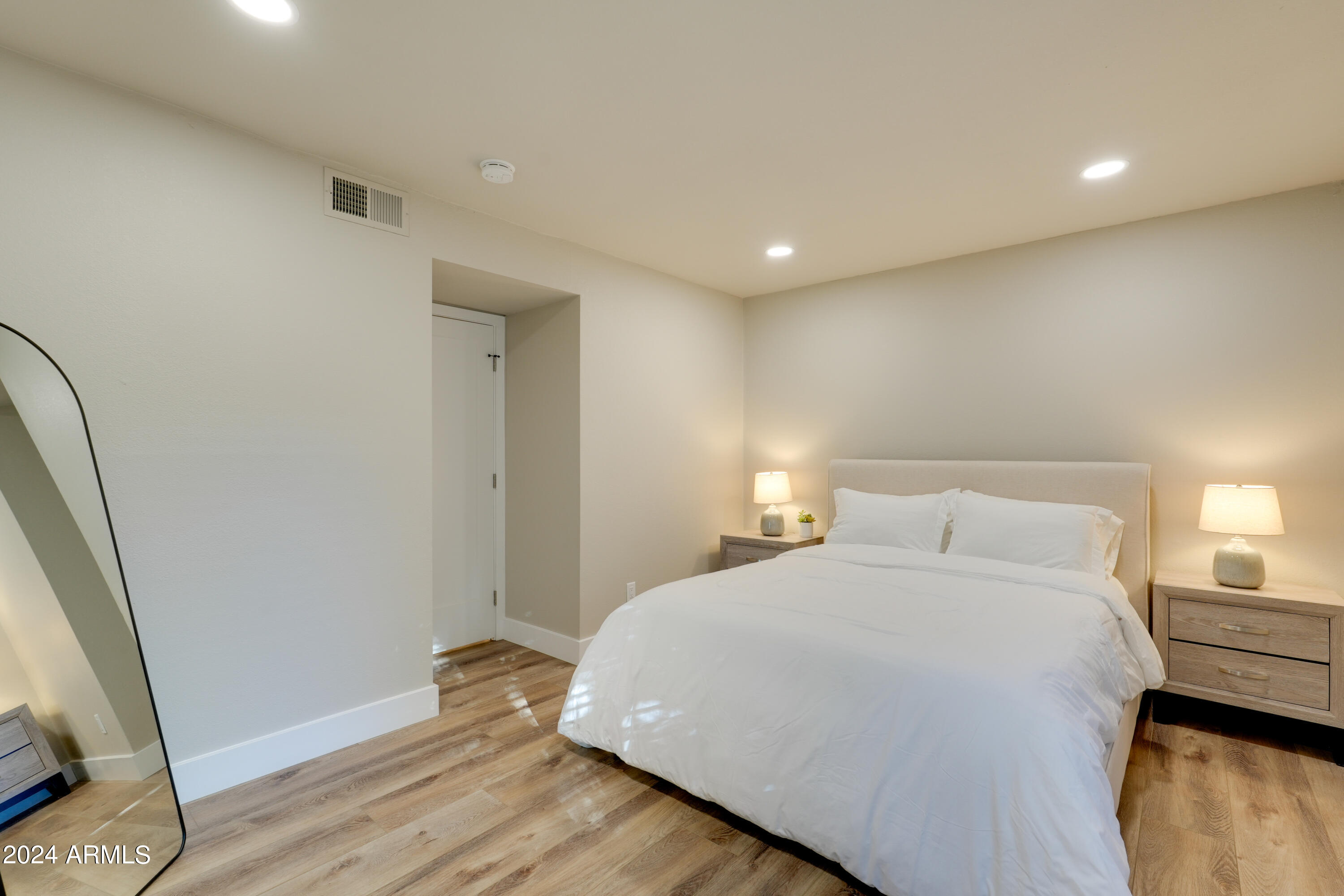 6633 E JUNIPER Avenue