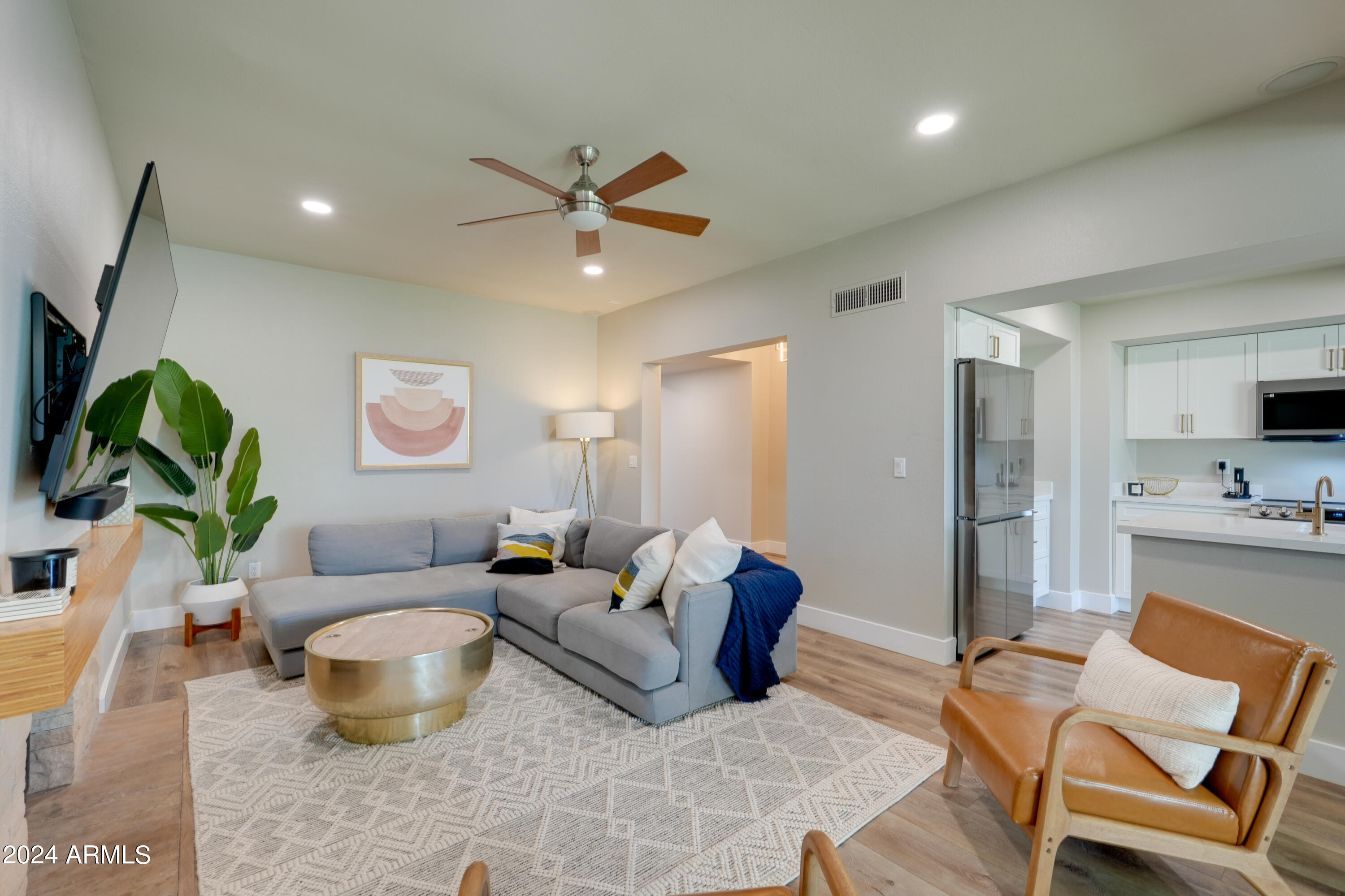 6633 E JUNIPER Avenue