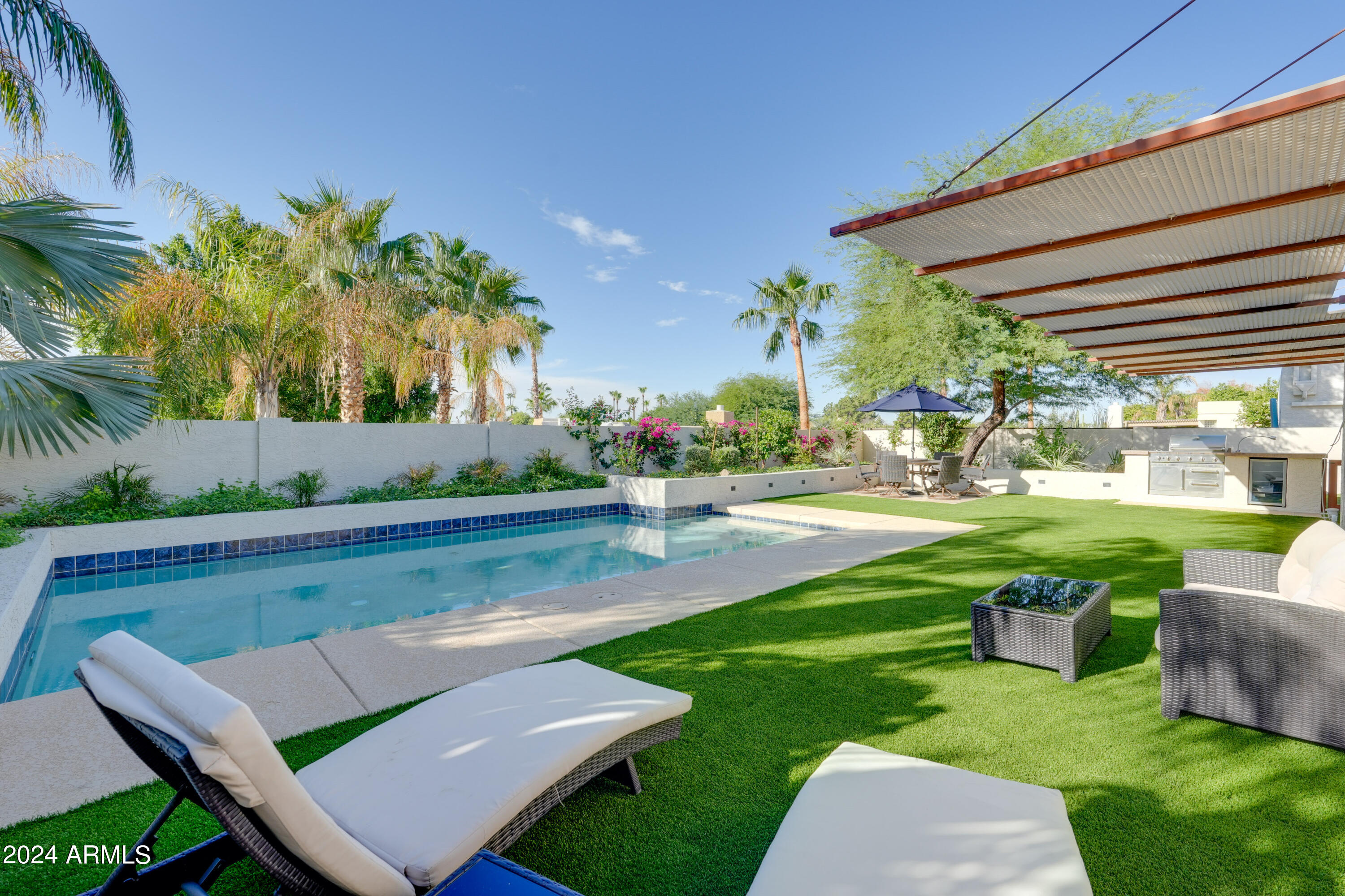 6633 E JUNIPER Avenue