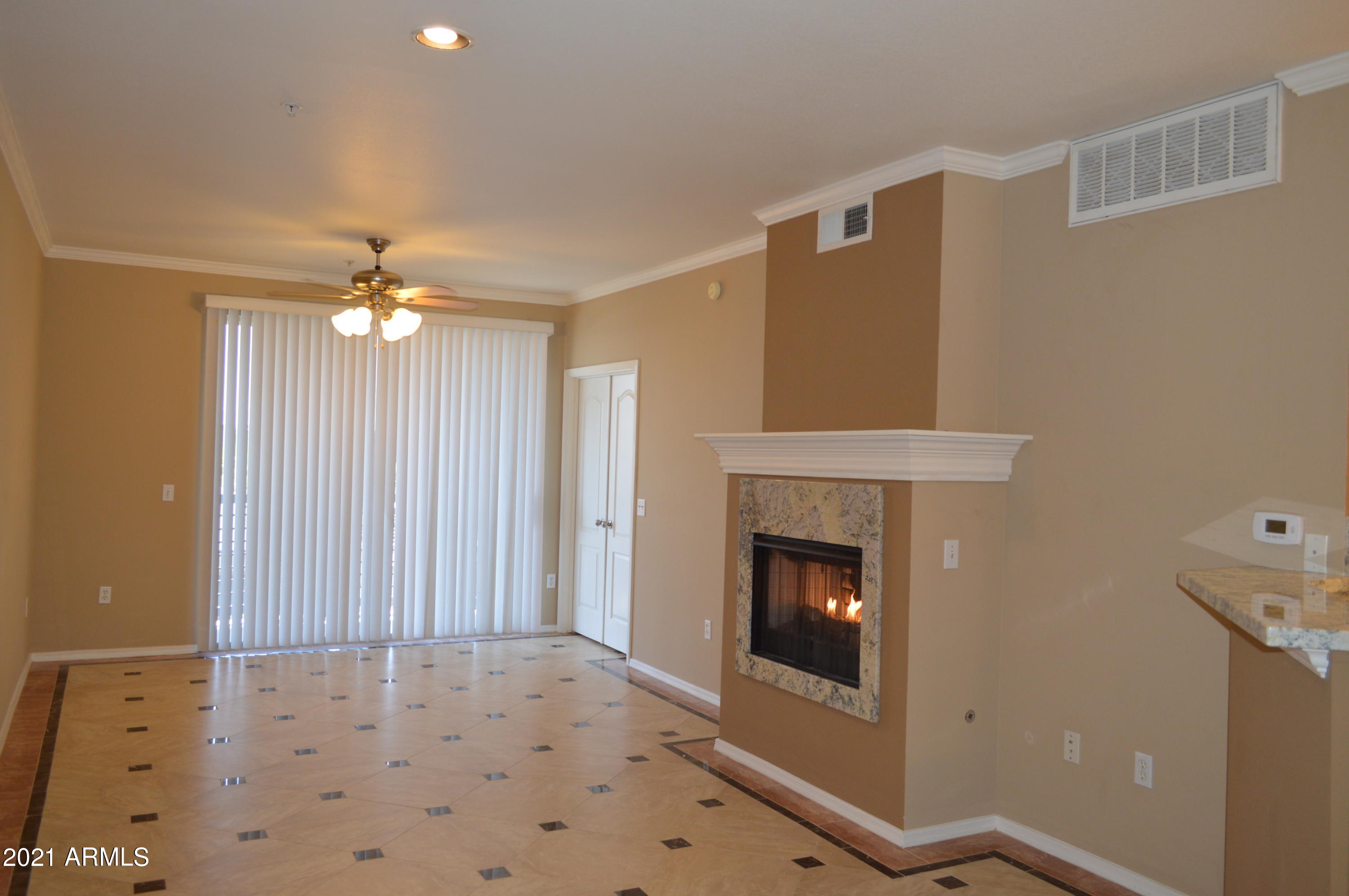 1701 E COLTER Street, 473