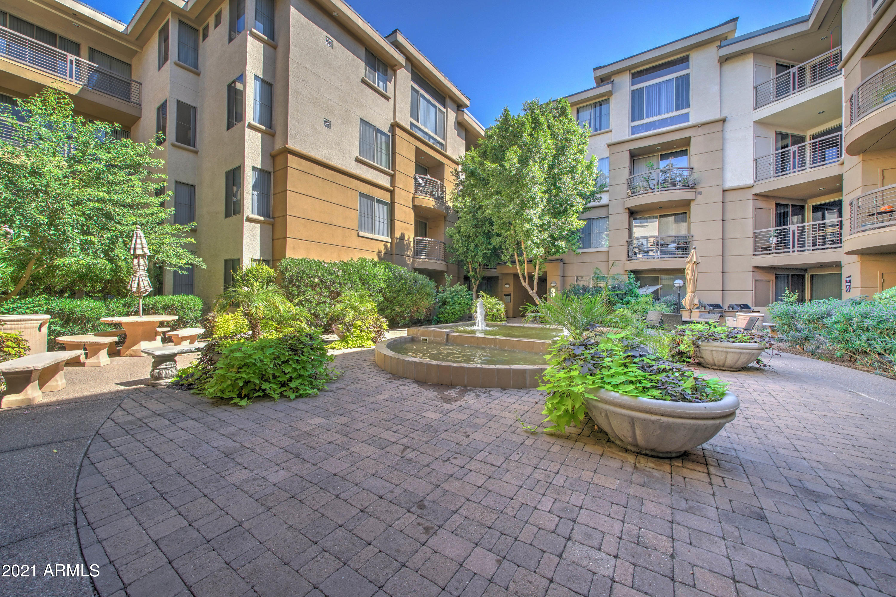 1701 E COLTER Street, 473