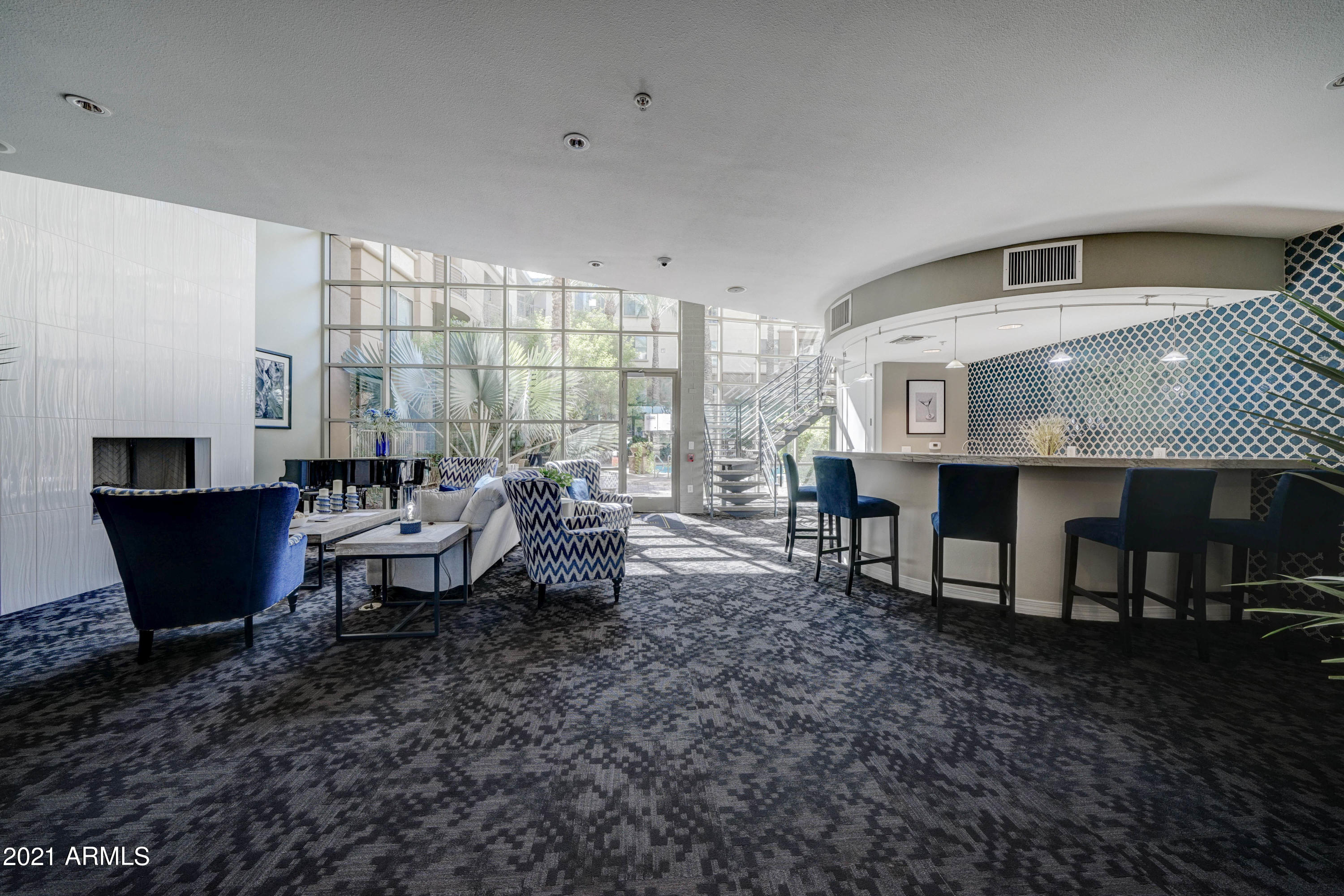 1701 E COLTER Street, 473