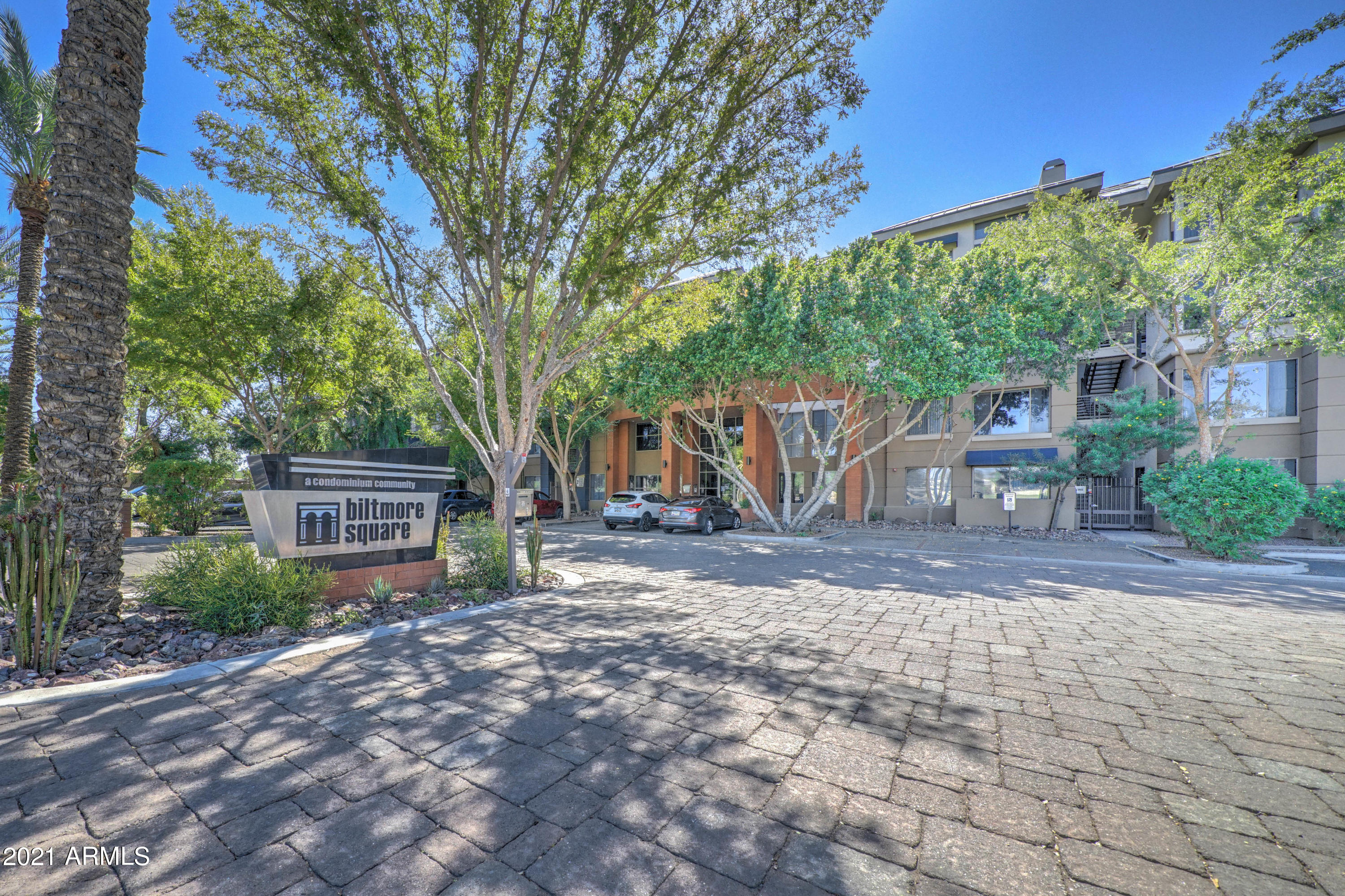 1701 E COLTER Street, 473