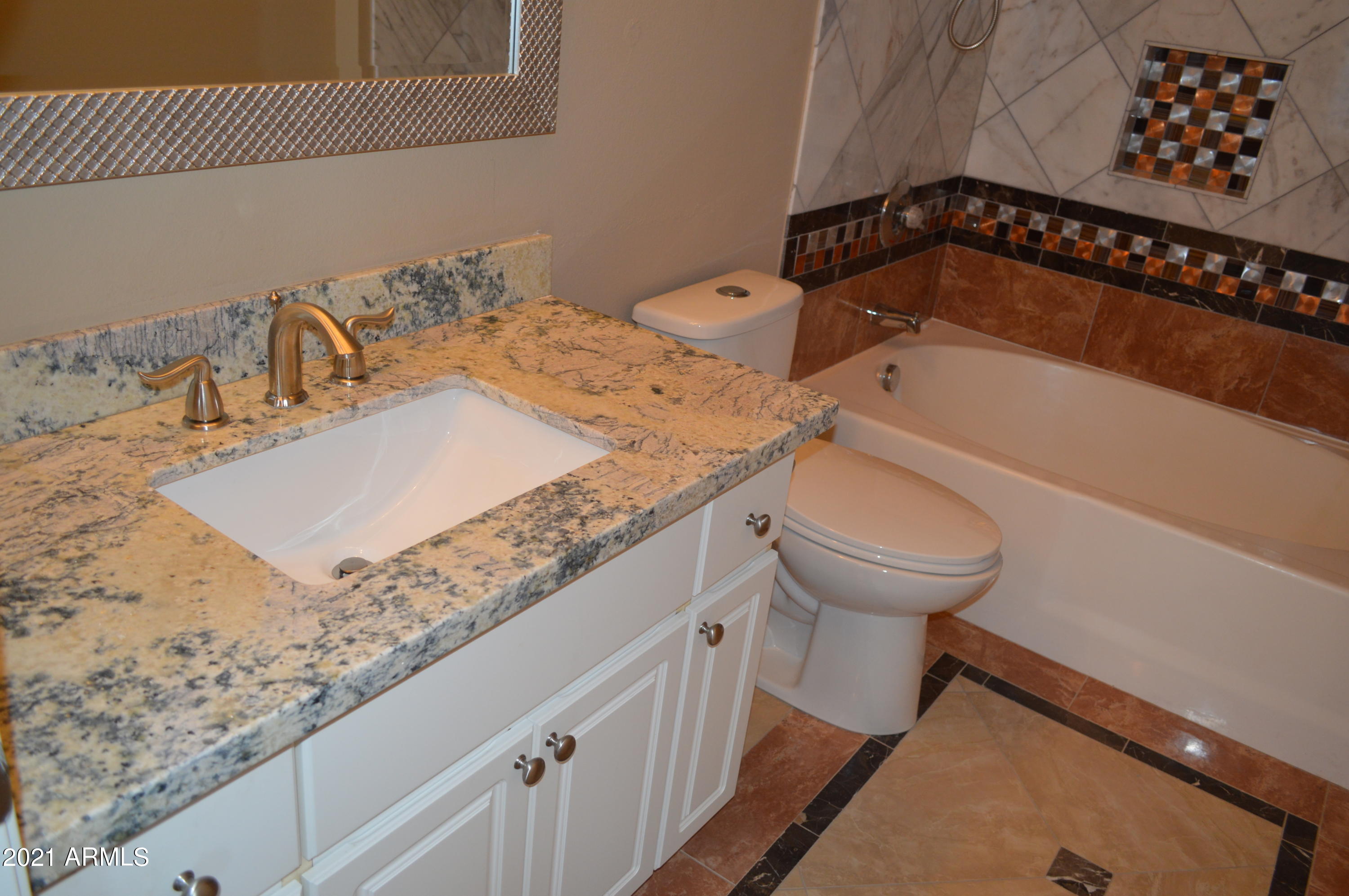 1701 E COLTER Street, 473