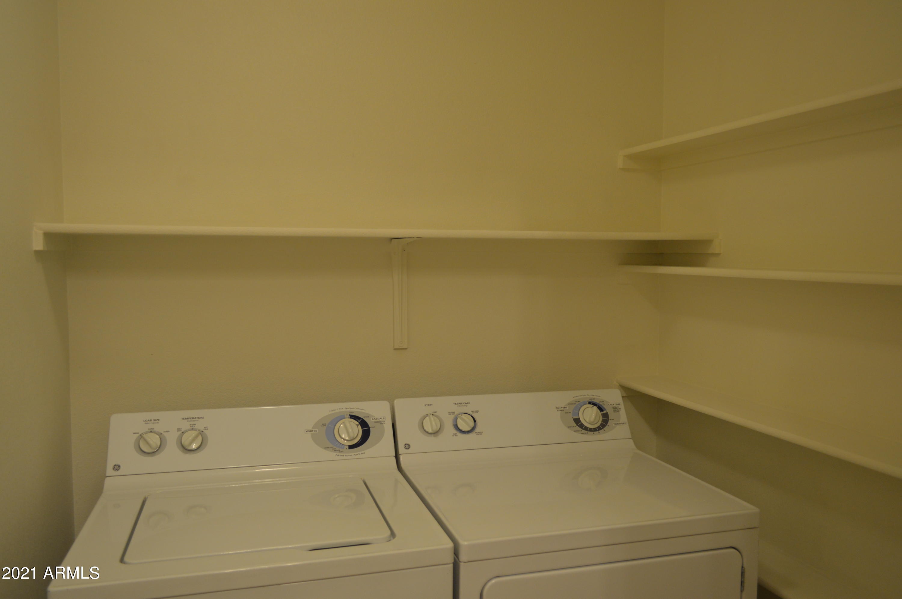 1701 E COLTER Street, 473