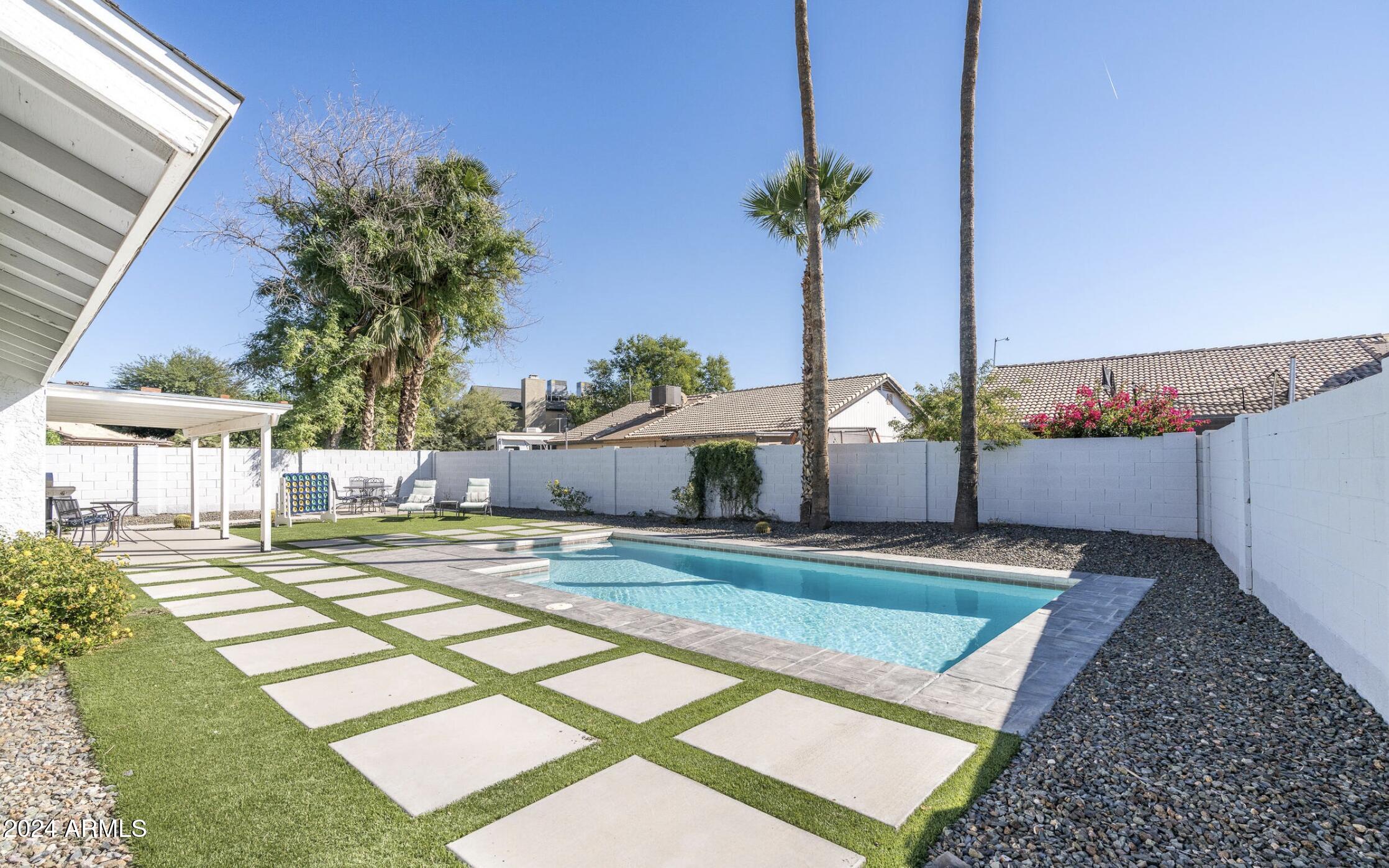 4833 W COMMONWEALTH Place