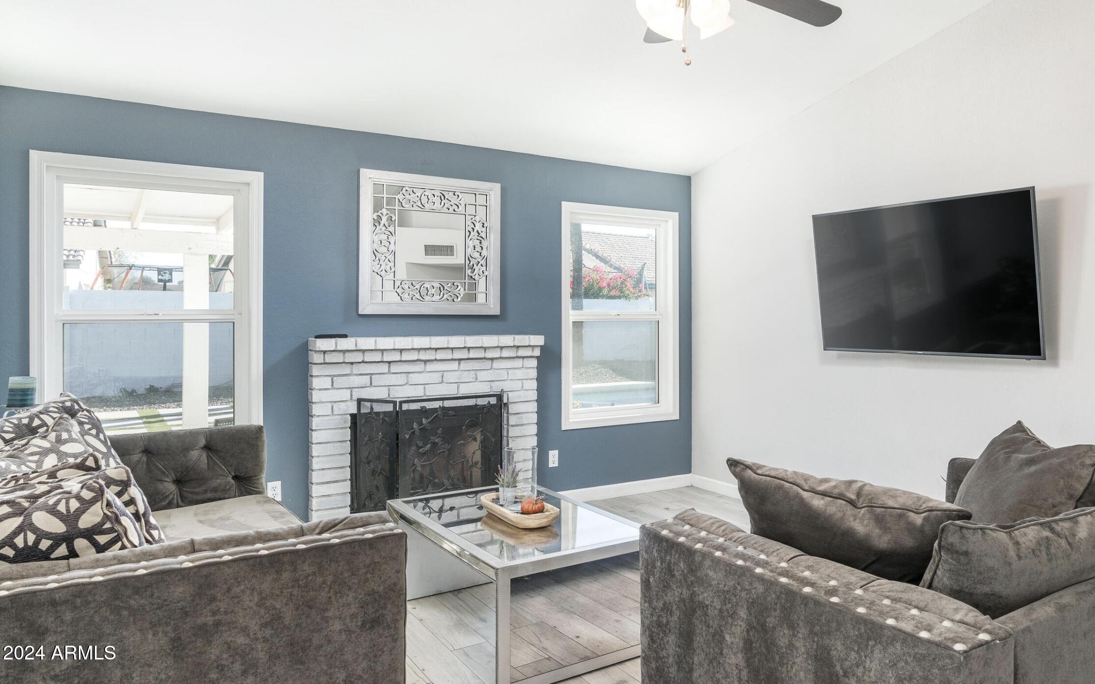 4833 W COMMONWEALTH Place