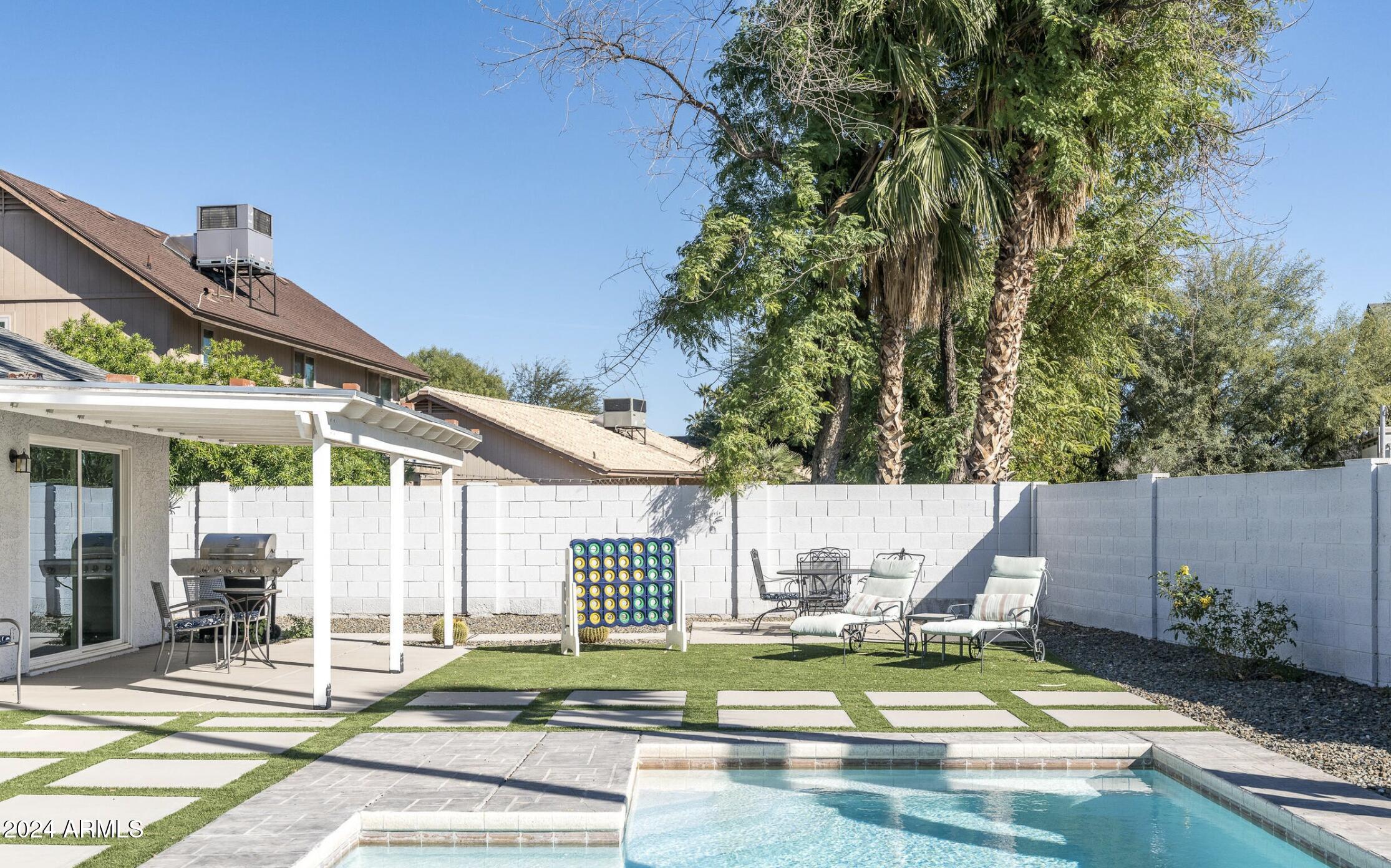 4833 W COMMONWEALTH Place